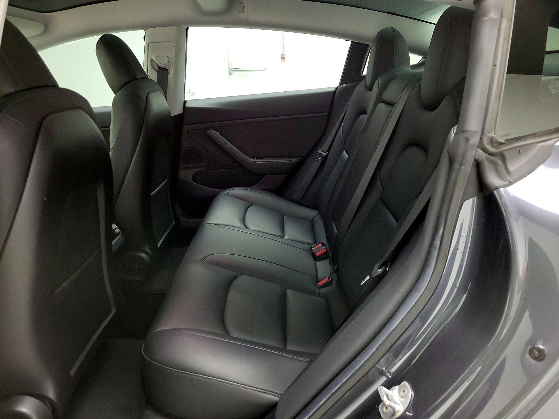 Thumbnail: 2019 Tesla Model 3 - 19