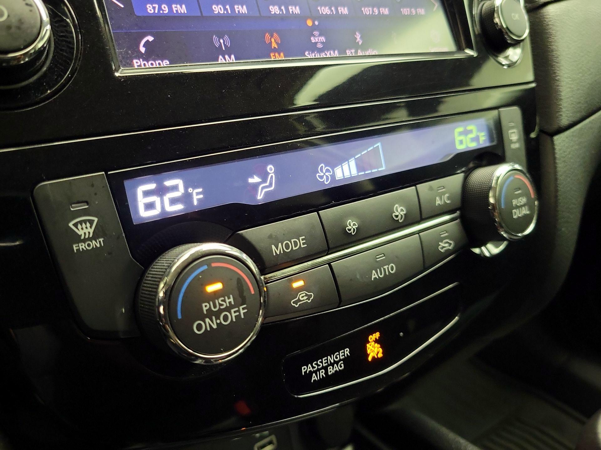 Thumbnail: 2019 Nissan Rogue - 16