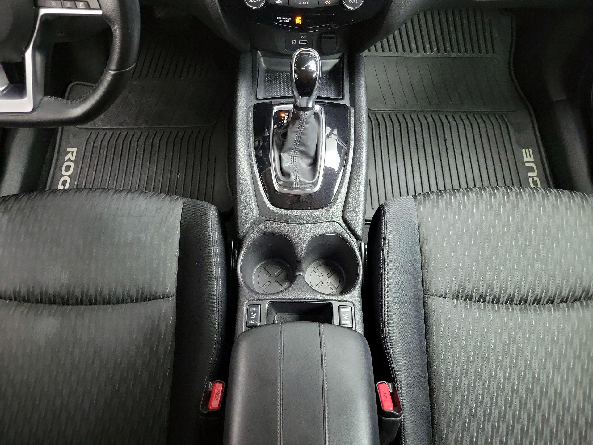 Thumbnail: 2019 Nissan Rogue - 17