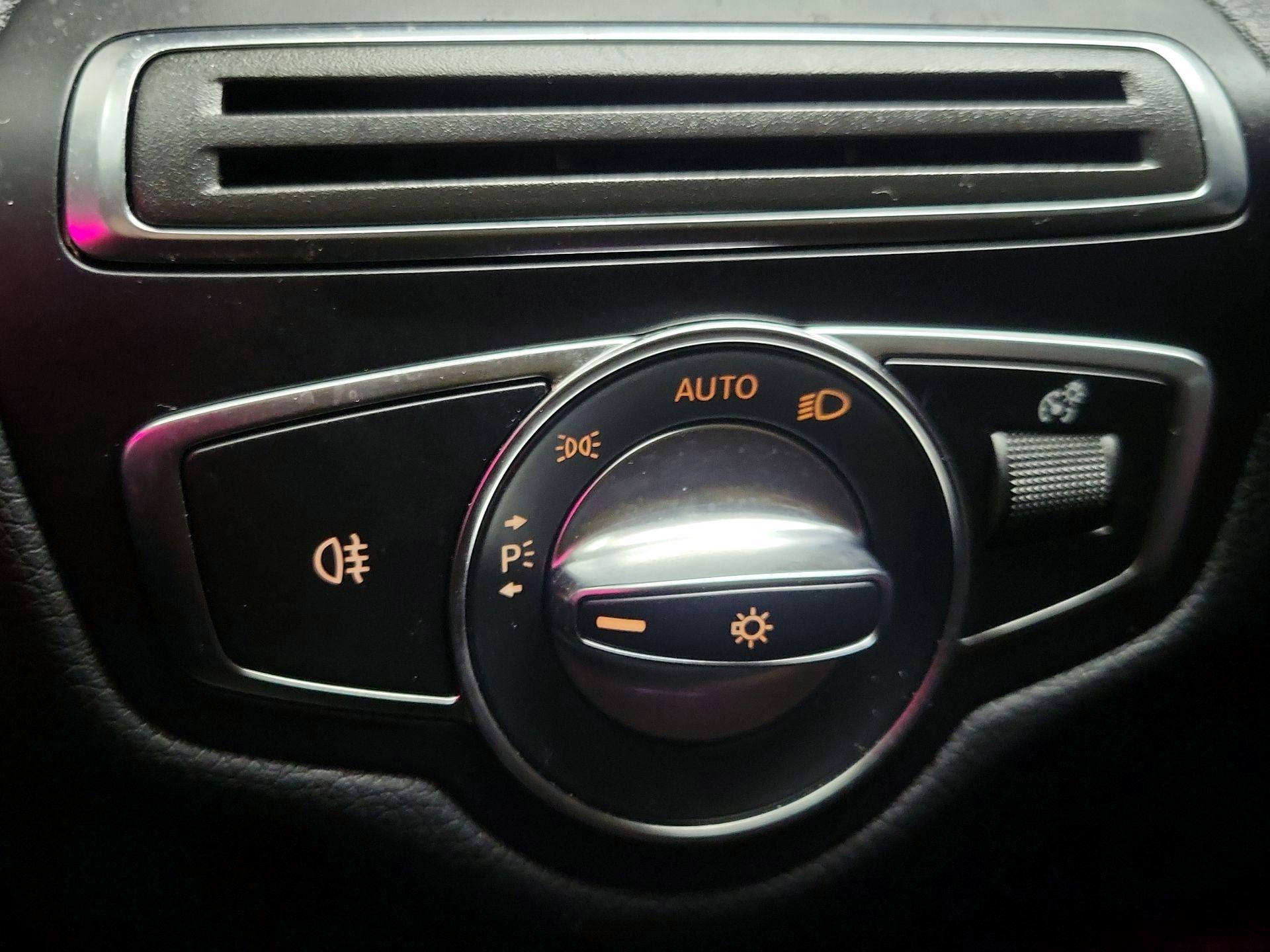 Thumbnail: 2019 Mercedes-Benz C-Class - 13