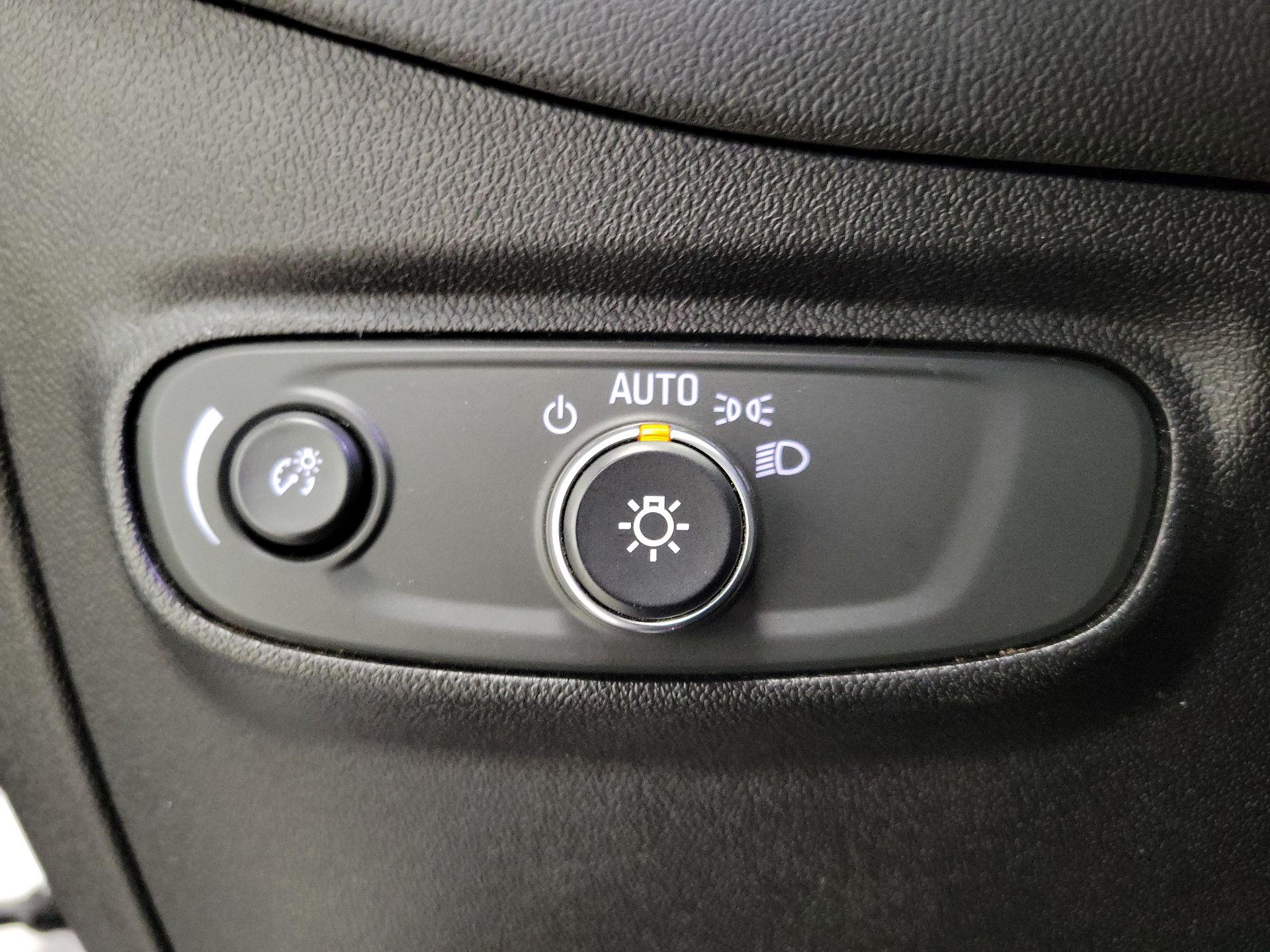 Thumbnail: 2018 Chevrolet Equinox - 13