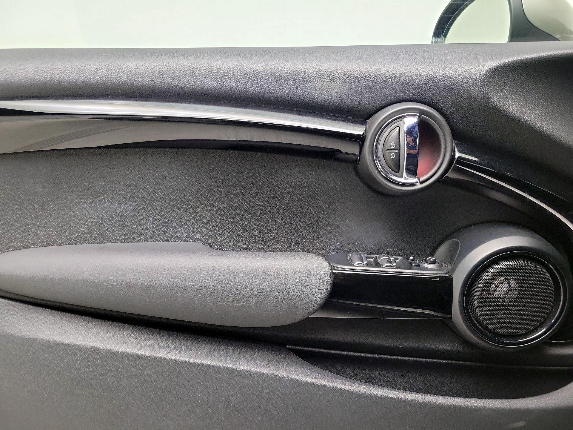 Thumbnail: 2019 MINI Cooper - 12