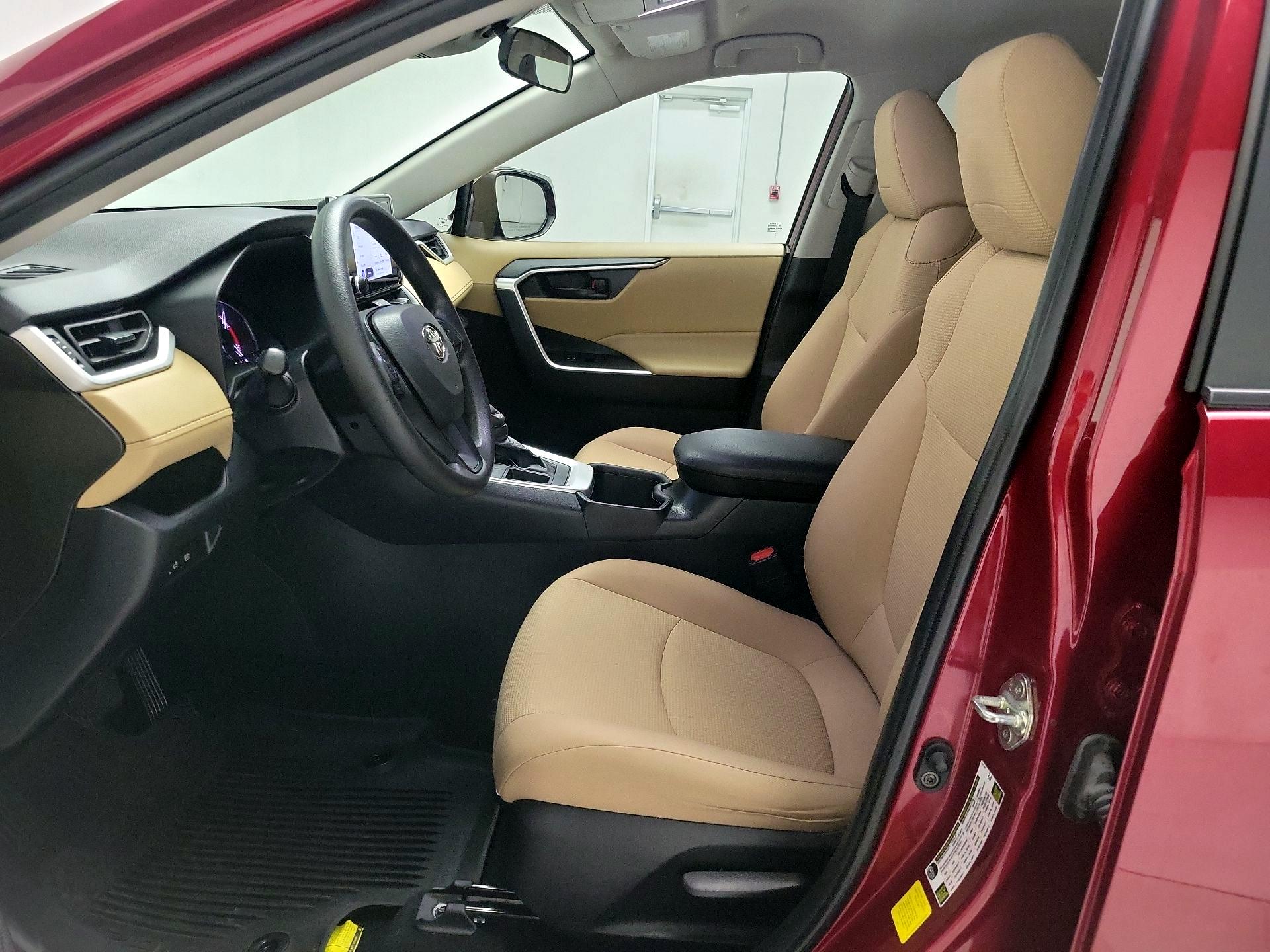 Thumbnail: 2023 Toyota RAV4 - 11