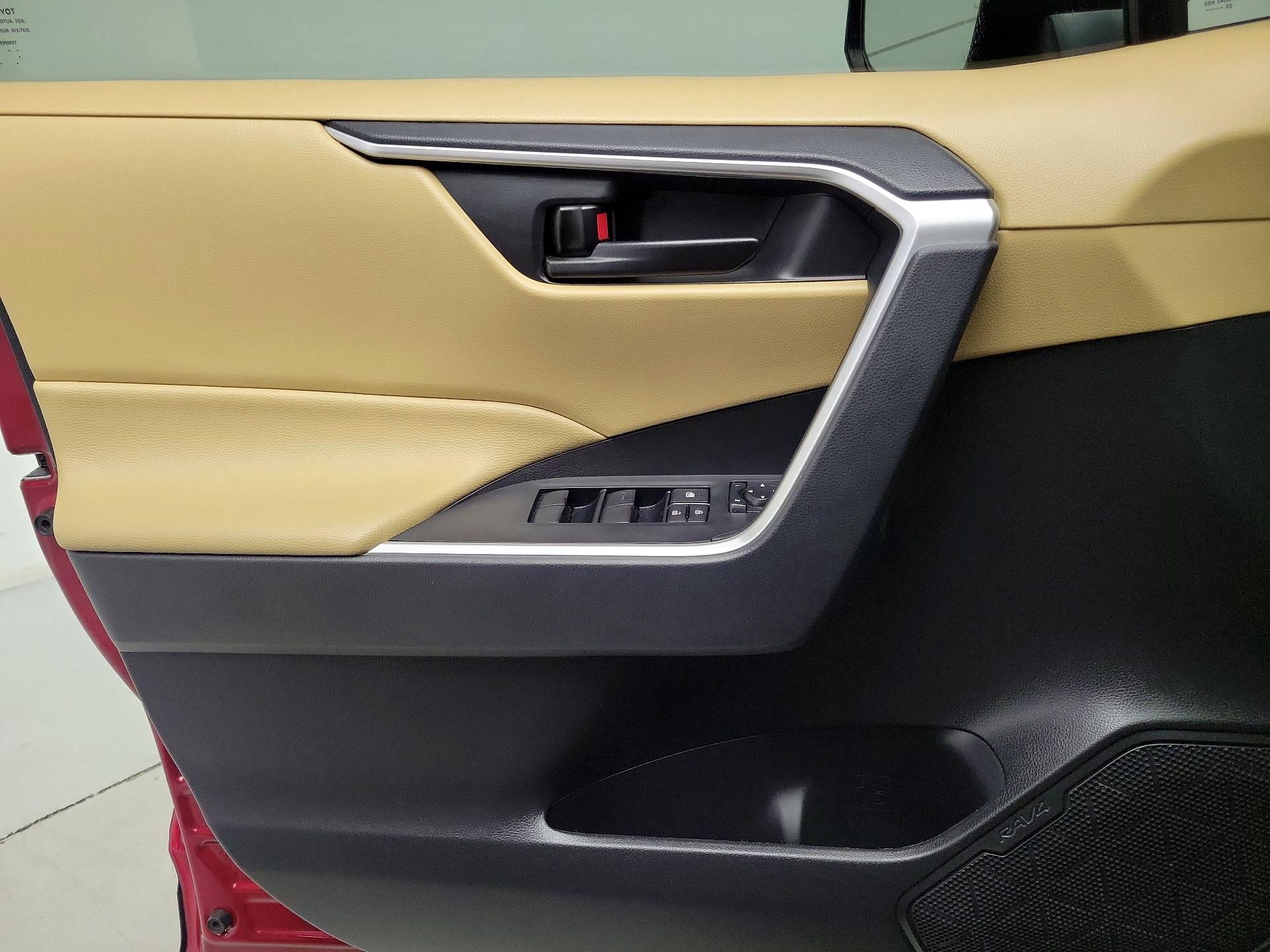 Thumbnail: 2023 Toyota RAV4 - 12