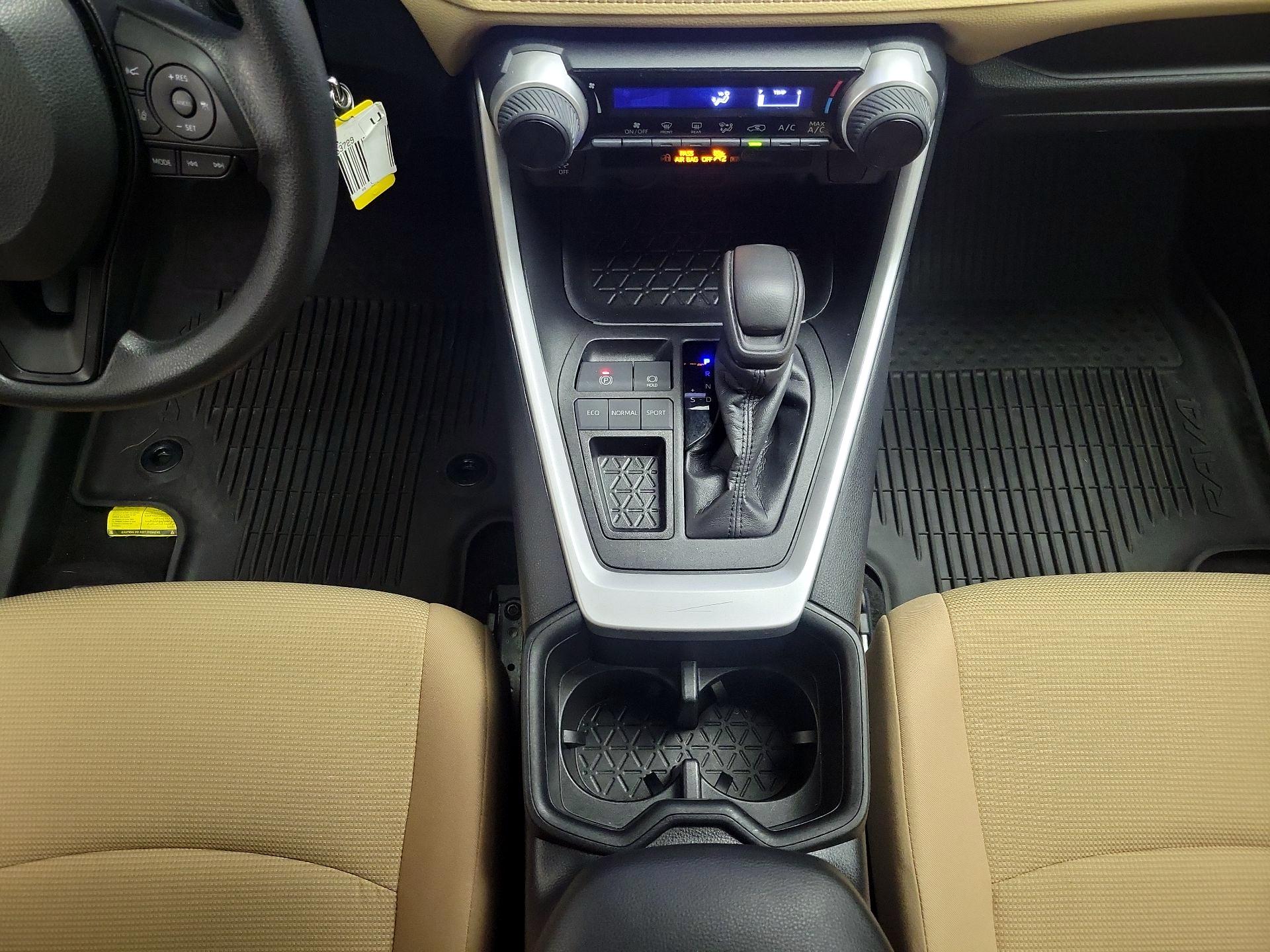 Thumbnail: 2023 Toyota RAV4 - 17