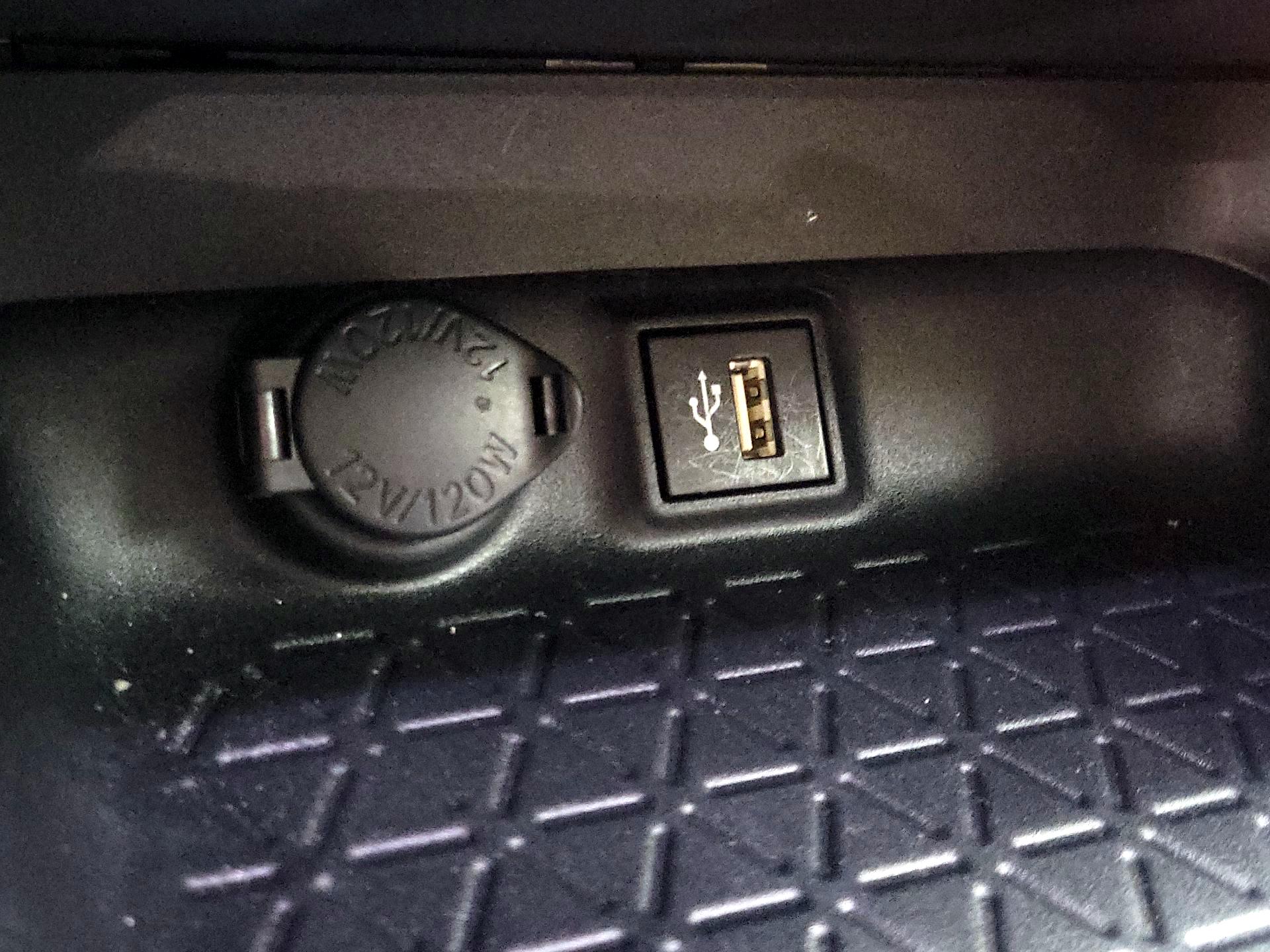 Thumbnail: 2023 Toyota RAV4 - 18