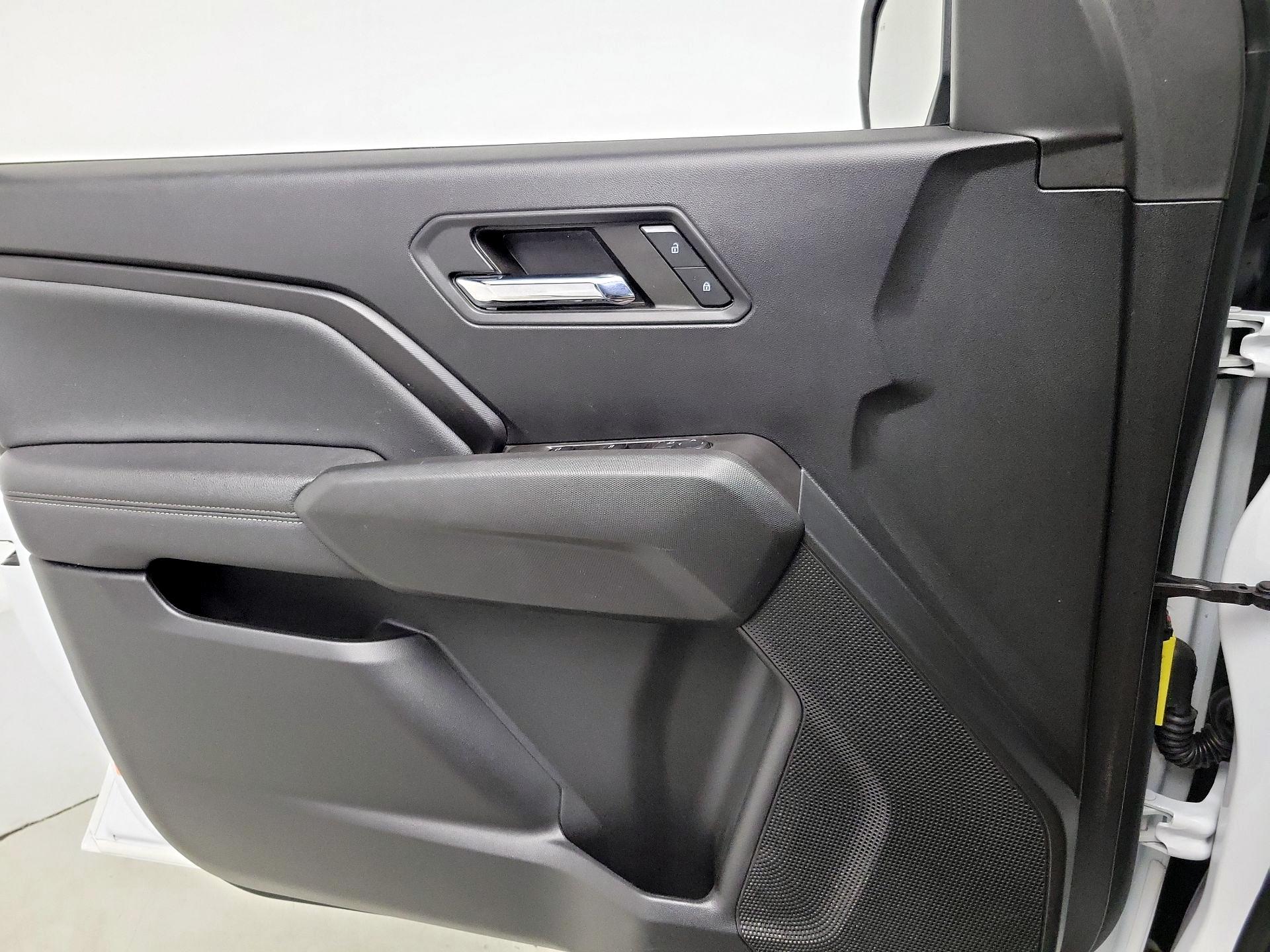 Thumbnail: 2023 Chevrolet Colorado - 12