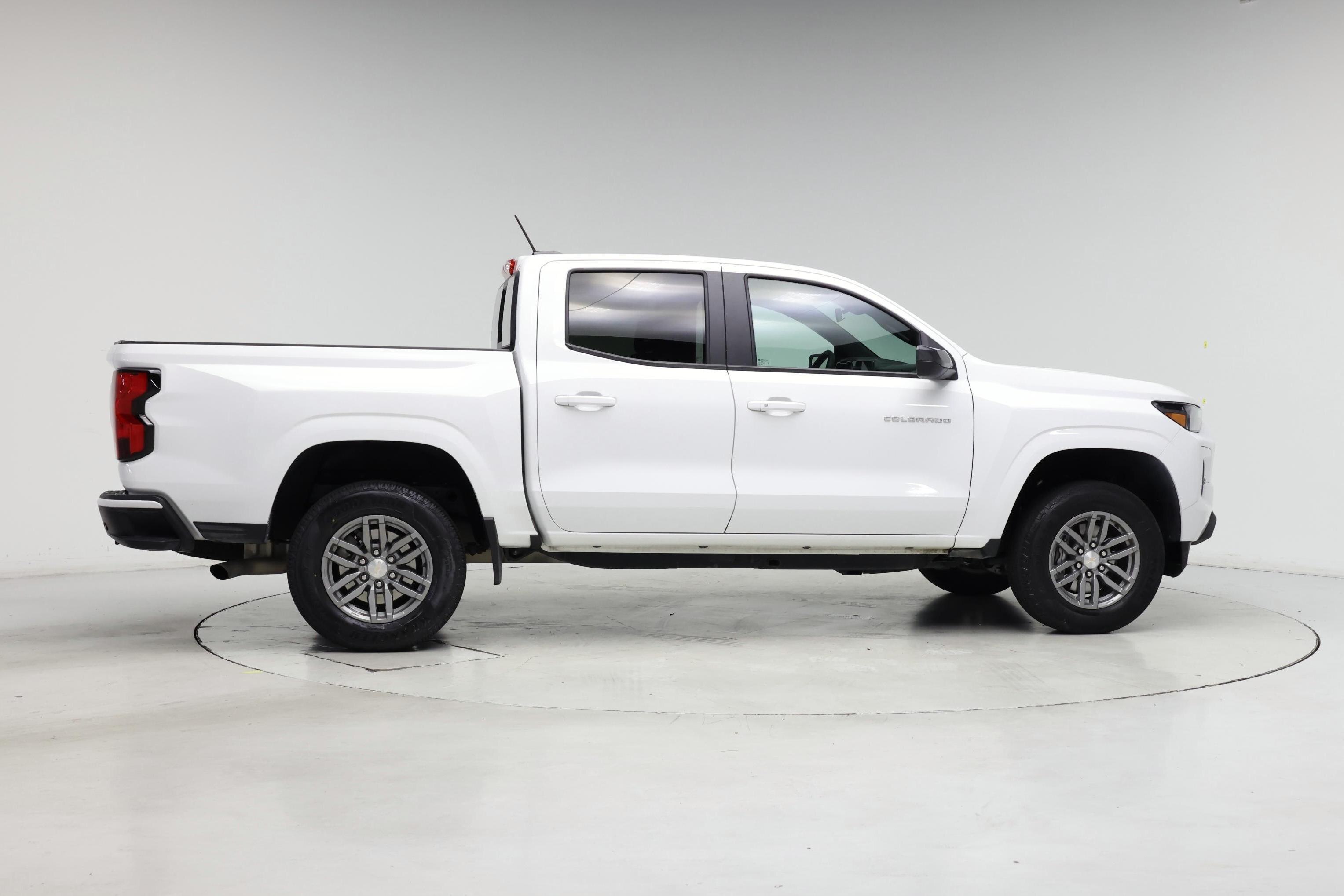 Thumbnail: 2023 Chevrolet Colorado - 7