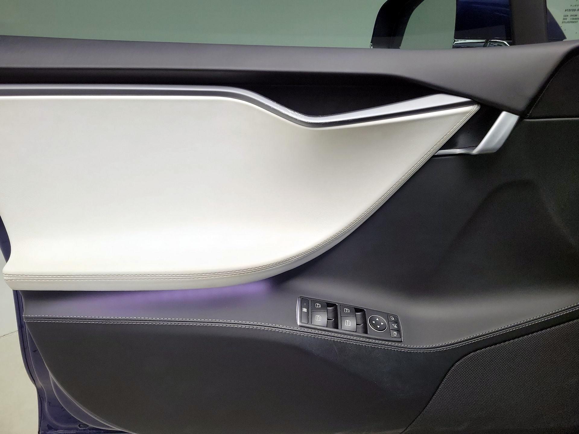 Thumbnail: 2019 Tesla Model S - 12