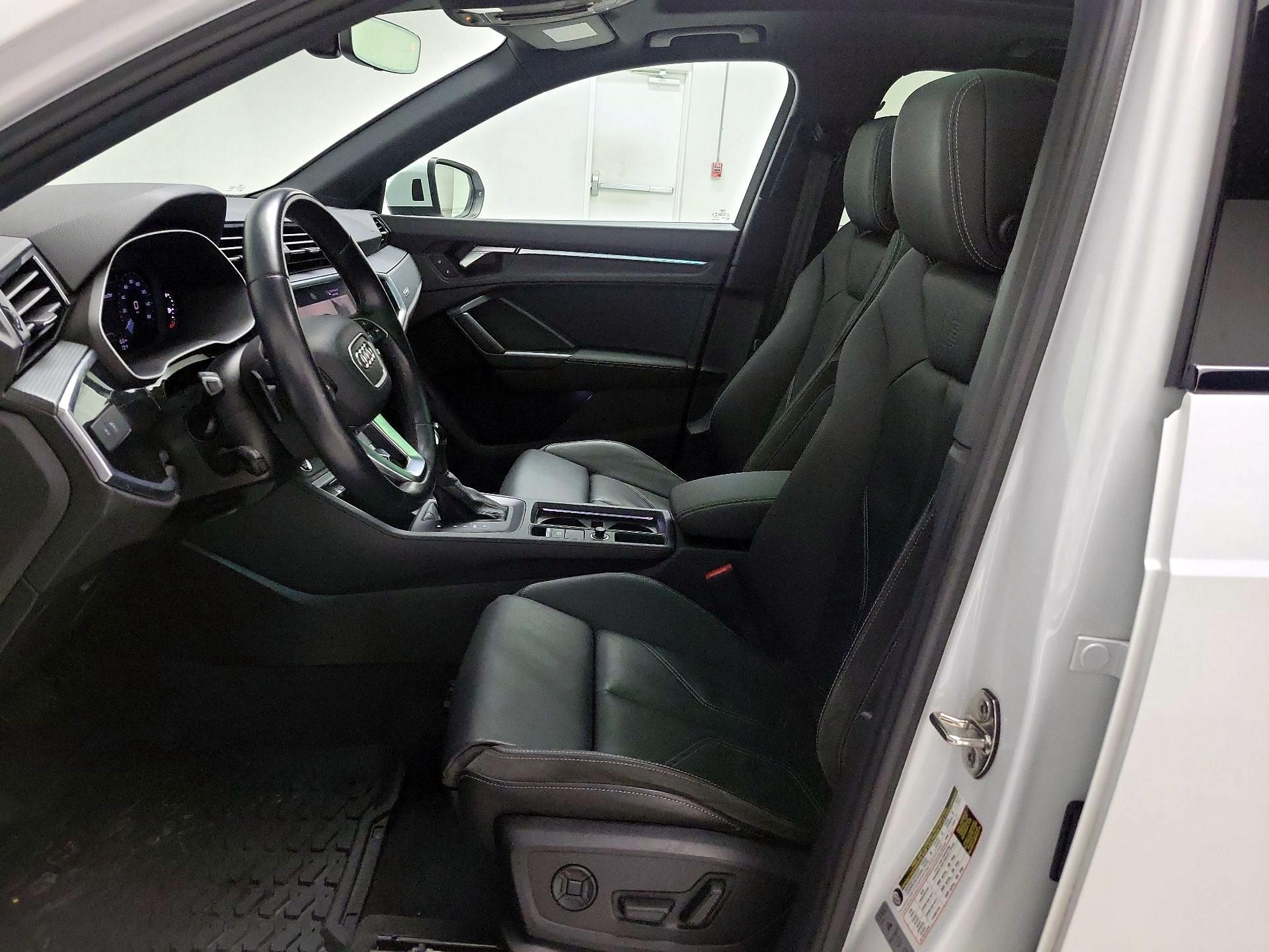 Thumbnail: 2022 Audi Q3 - 11