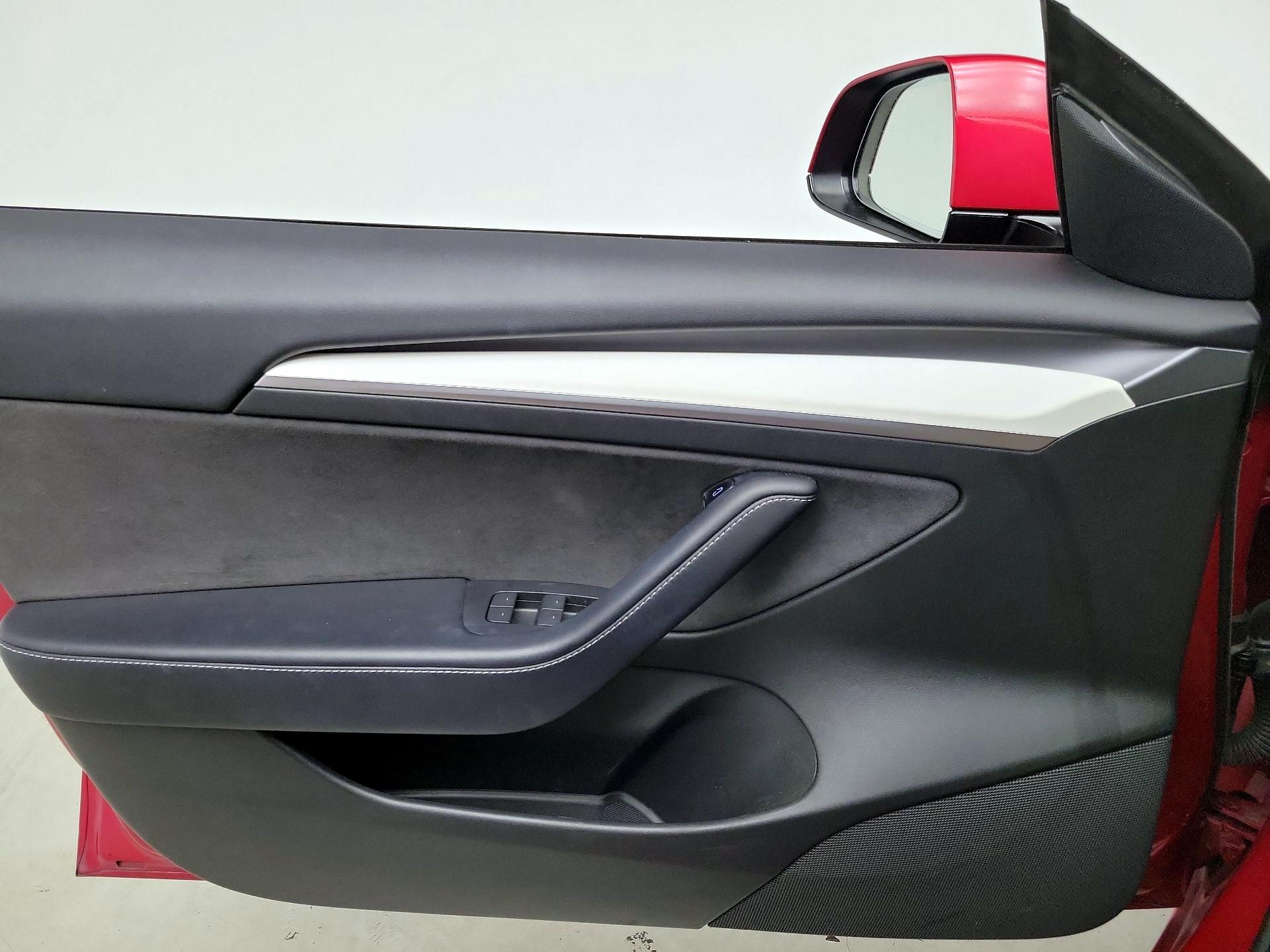 Thumbnail: 2022 Tesla Model 3 - 12