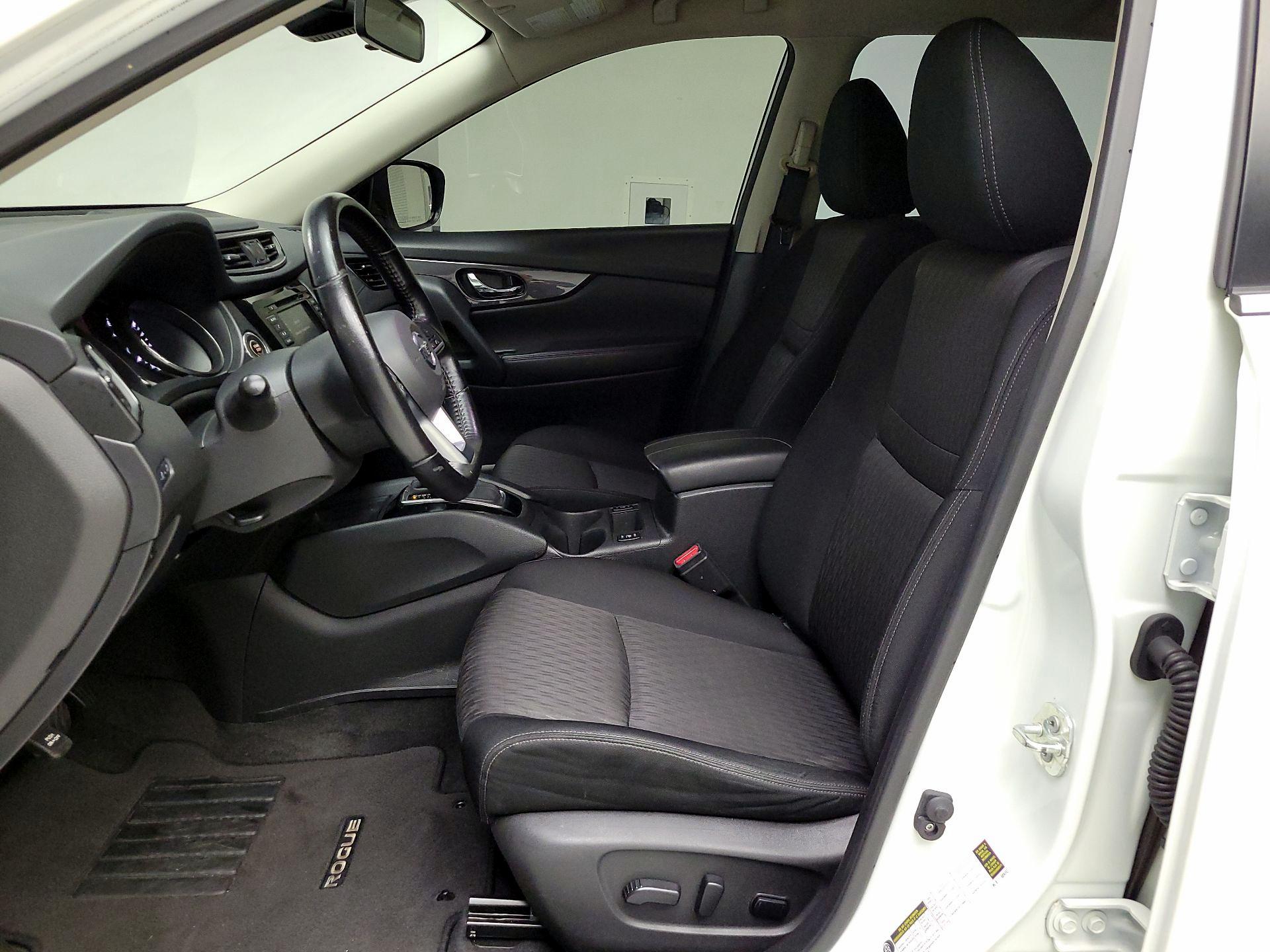 Thumbnail: 2020 Nissan Rogue - 9