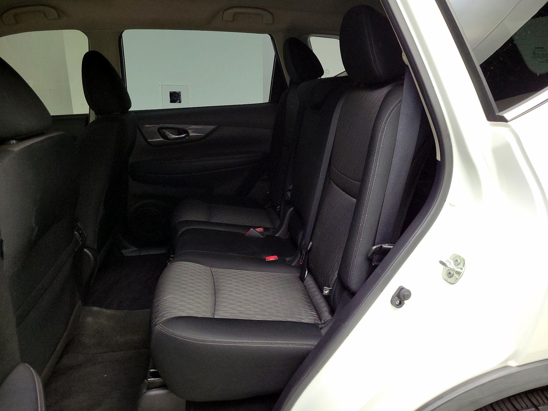 Thumbnail: 2020 Nissan Rogue - 17