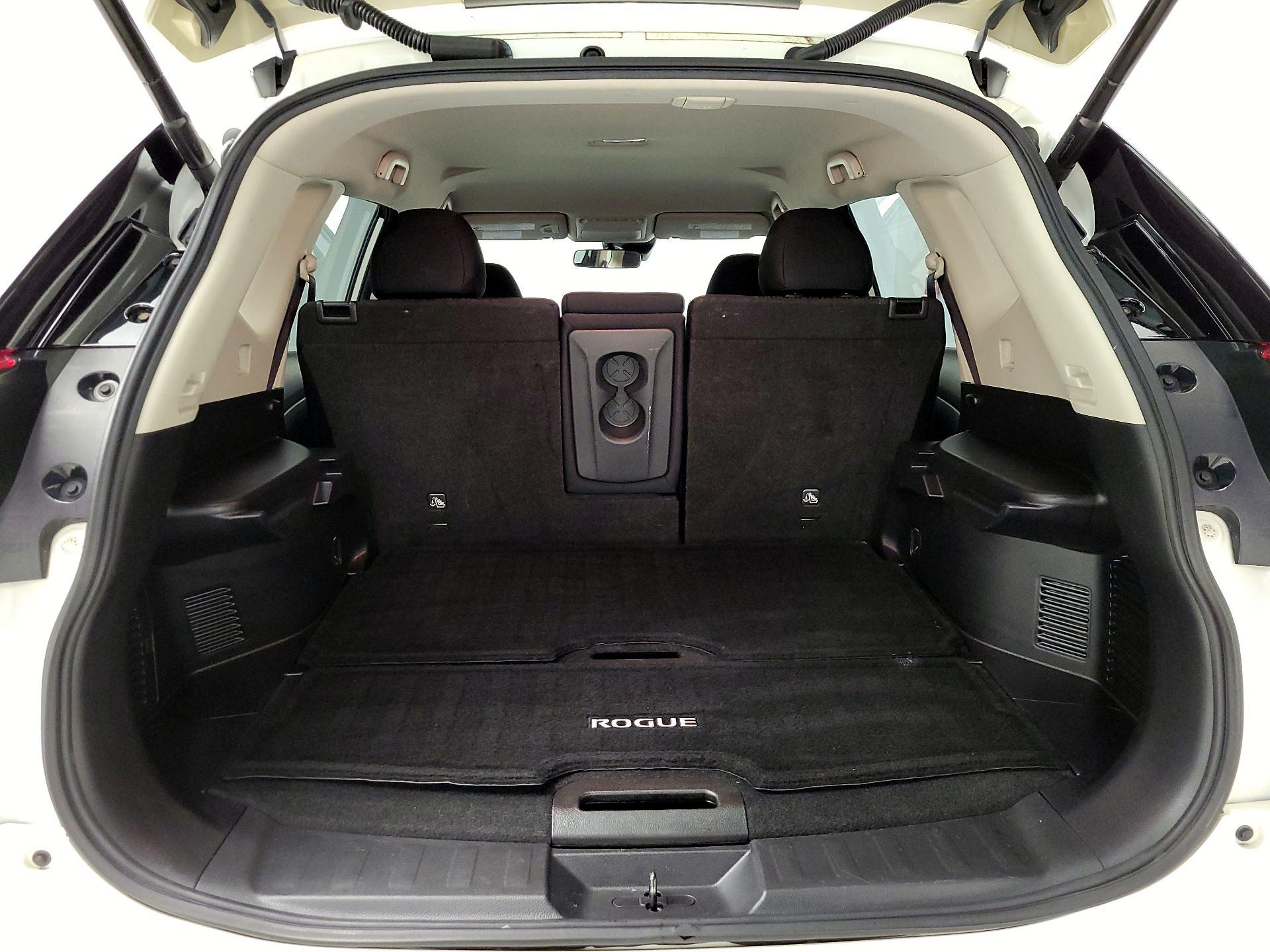 Thumbnail: 2020 Nissan Rogue - 18