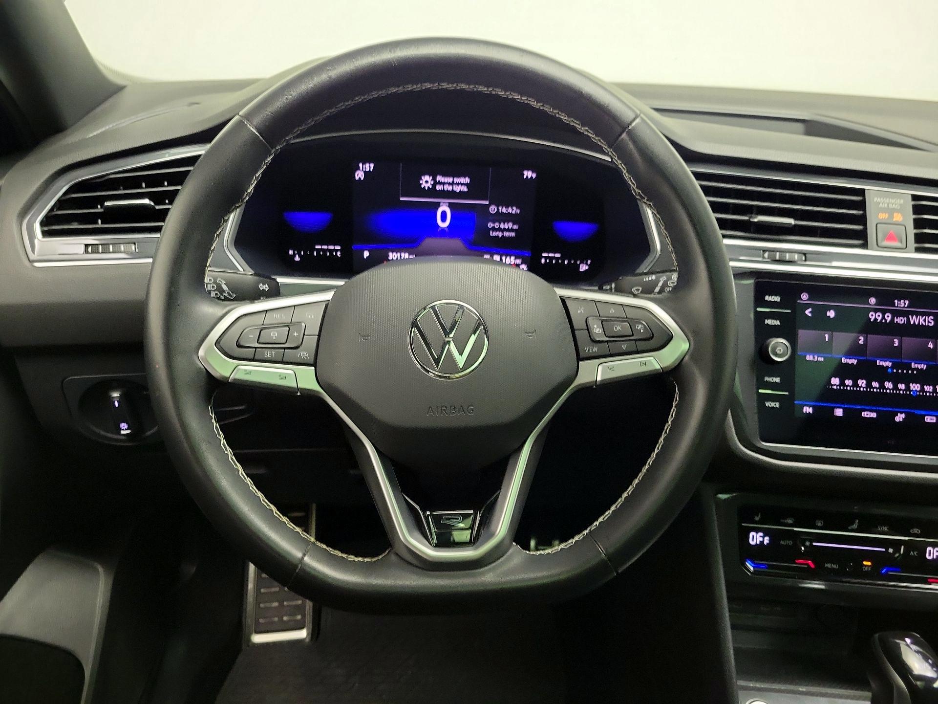 Thumbnail: 2023 Volkswagen Tiguan - 10