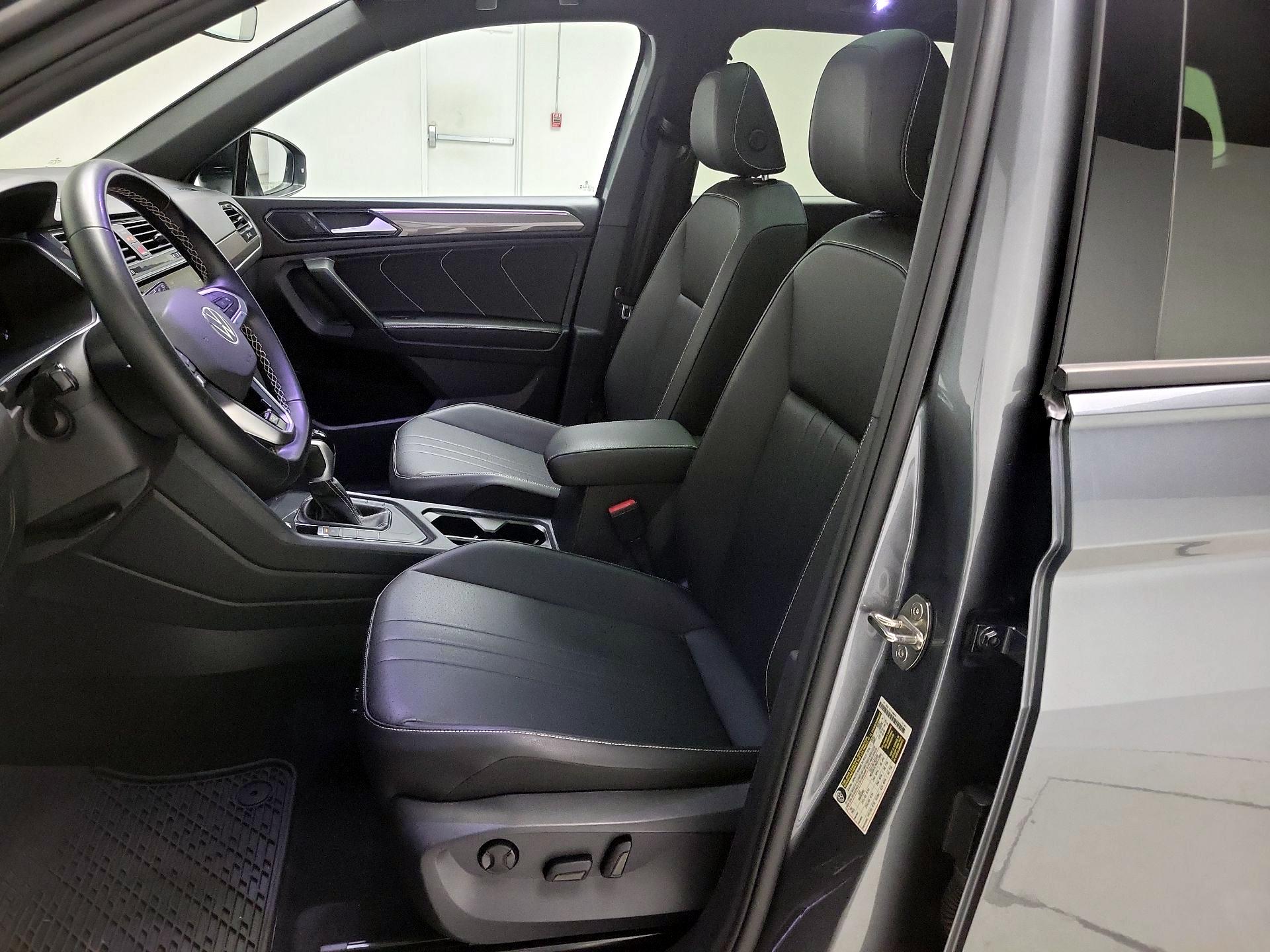 Thumbnail: 2023 Volkswagen Tiguan - 11