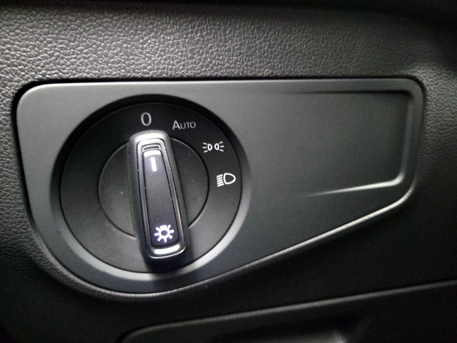 Thumbnail: 2023 Volkswagen Tiguan - 13