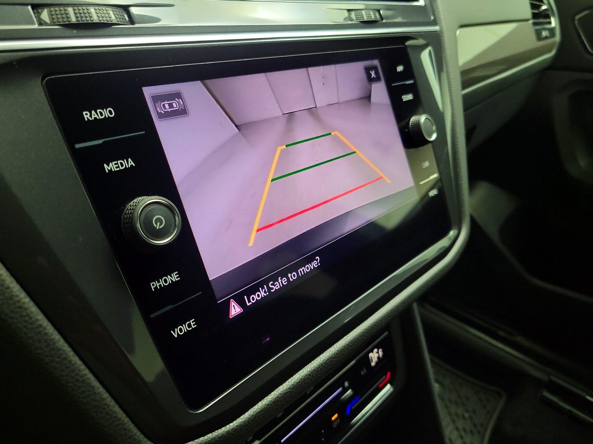 Thumbnail: 2023 Volkswagen Tiguan - 14