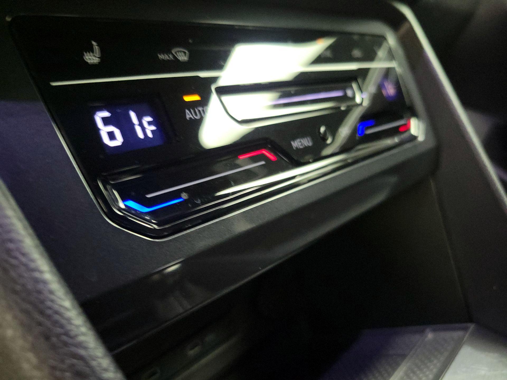 Thumbnail: 2023 Volkswagen Tiguan - 16