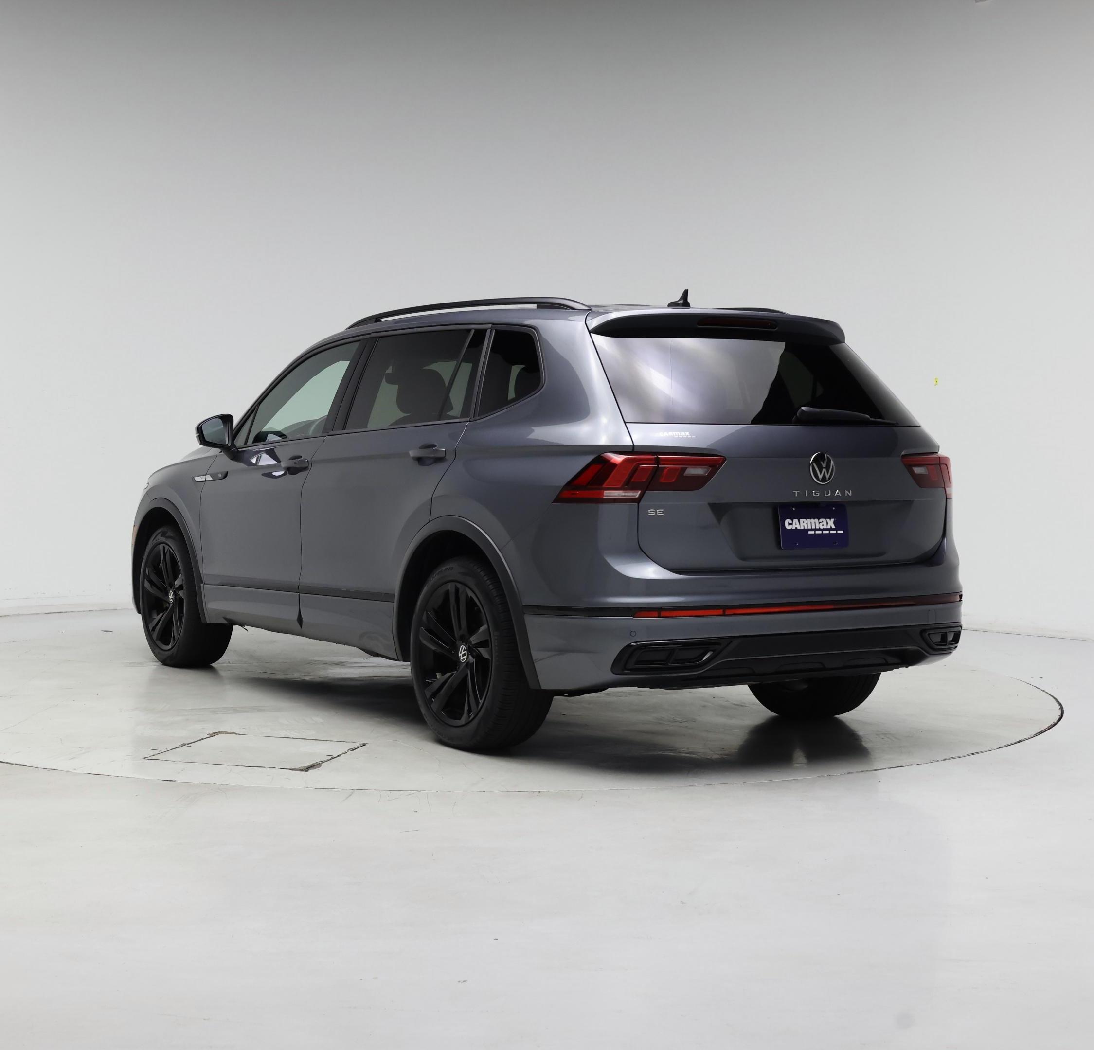 Thumbnail: 2023 Volkswagen Tiguan - 2