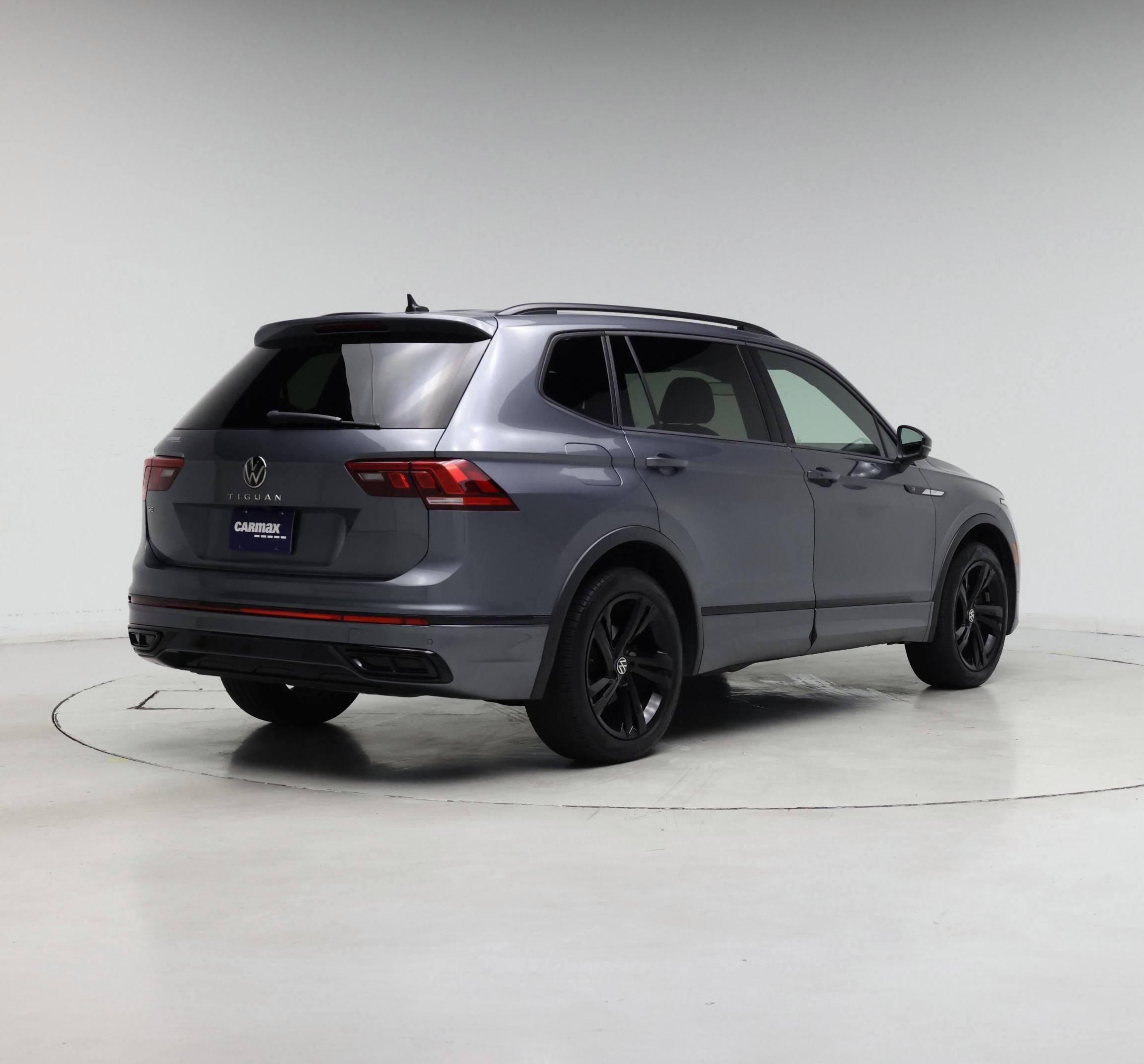 Thumbnail: 2023 Volkswagen Tiguan - 8