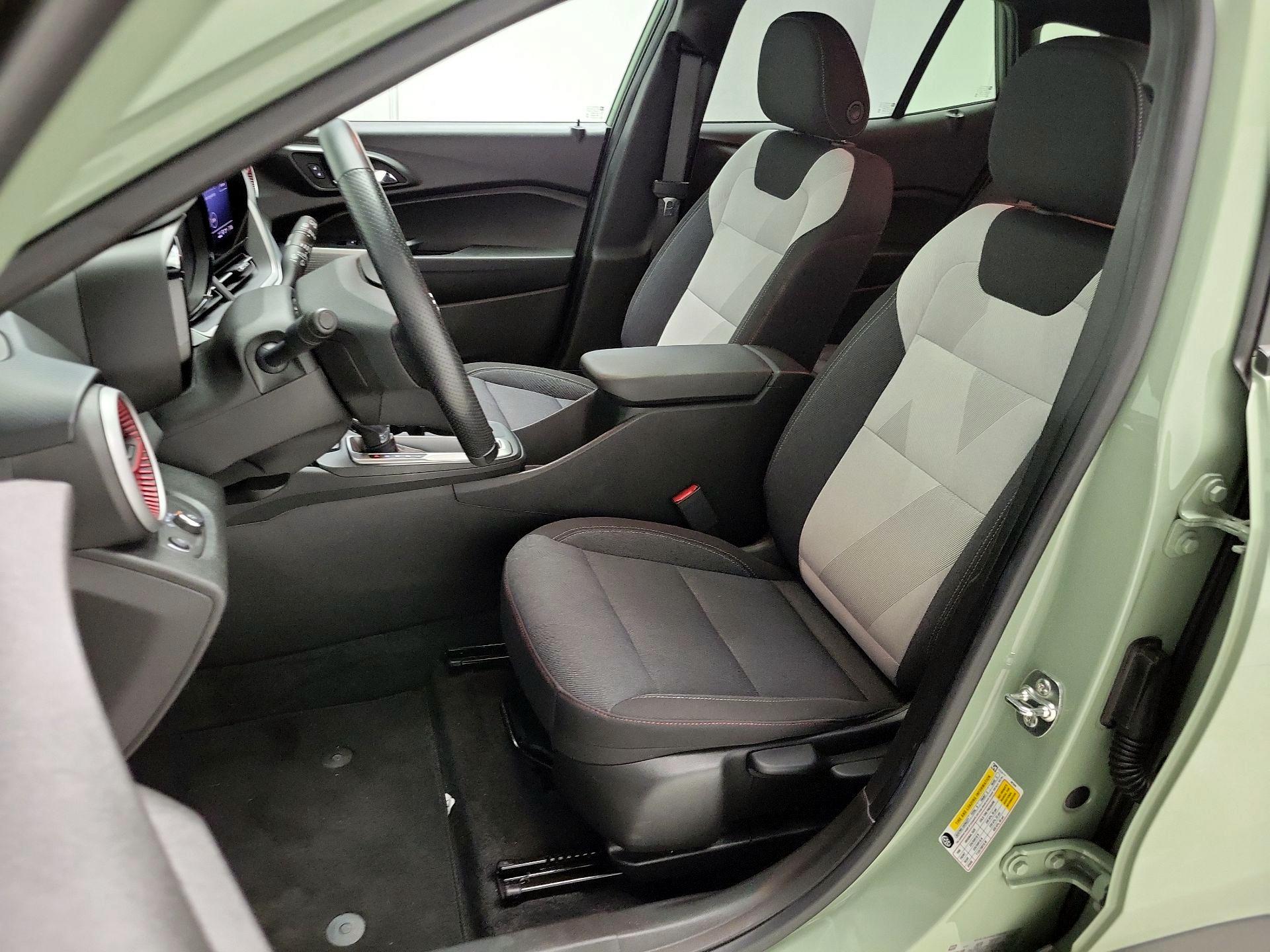 Thumbnail: 2024 Chevrolet Trax - 11