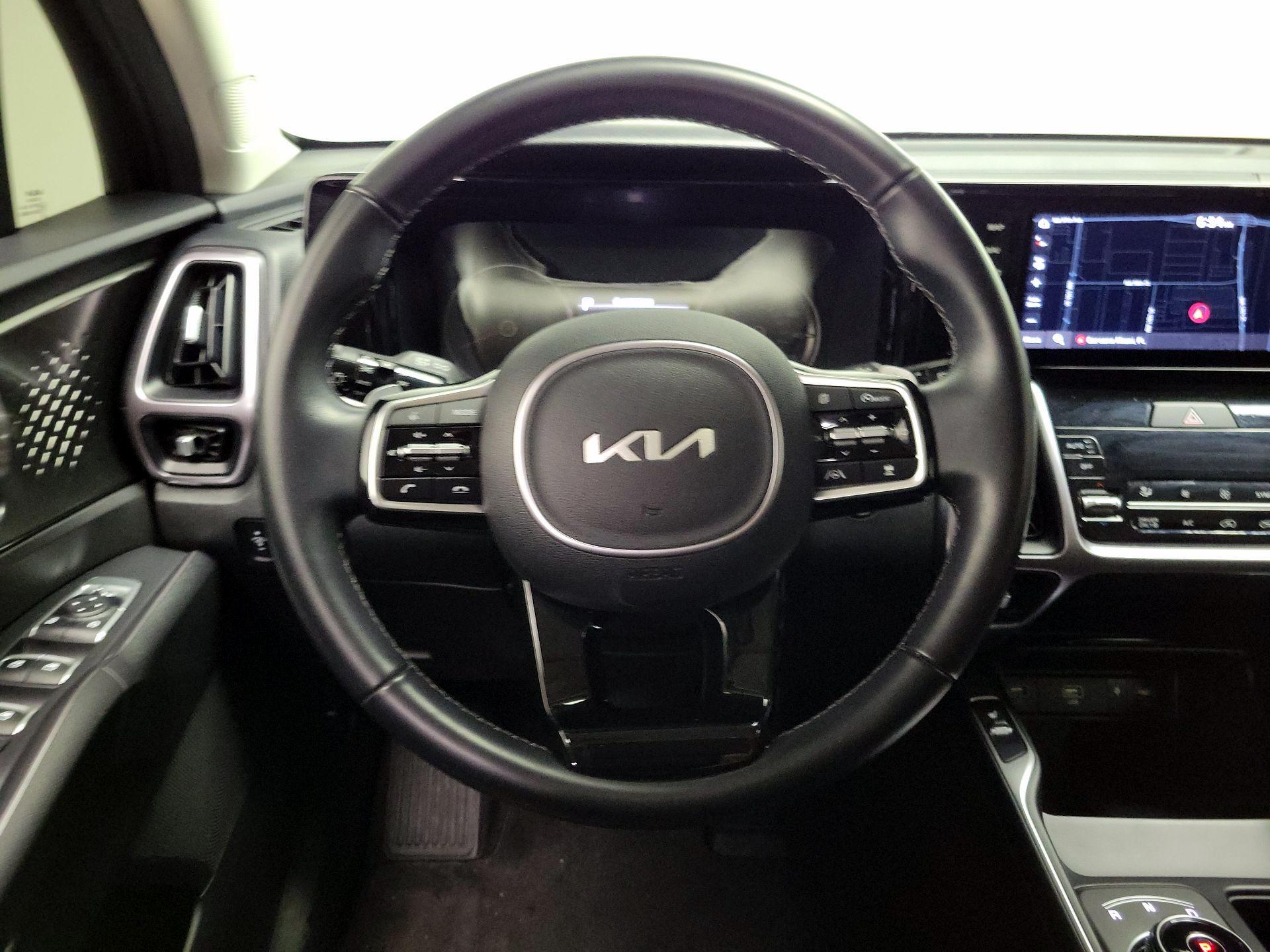 Thumbnail: 2023 Kia Sorento - 10