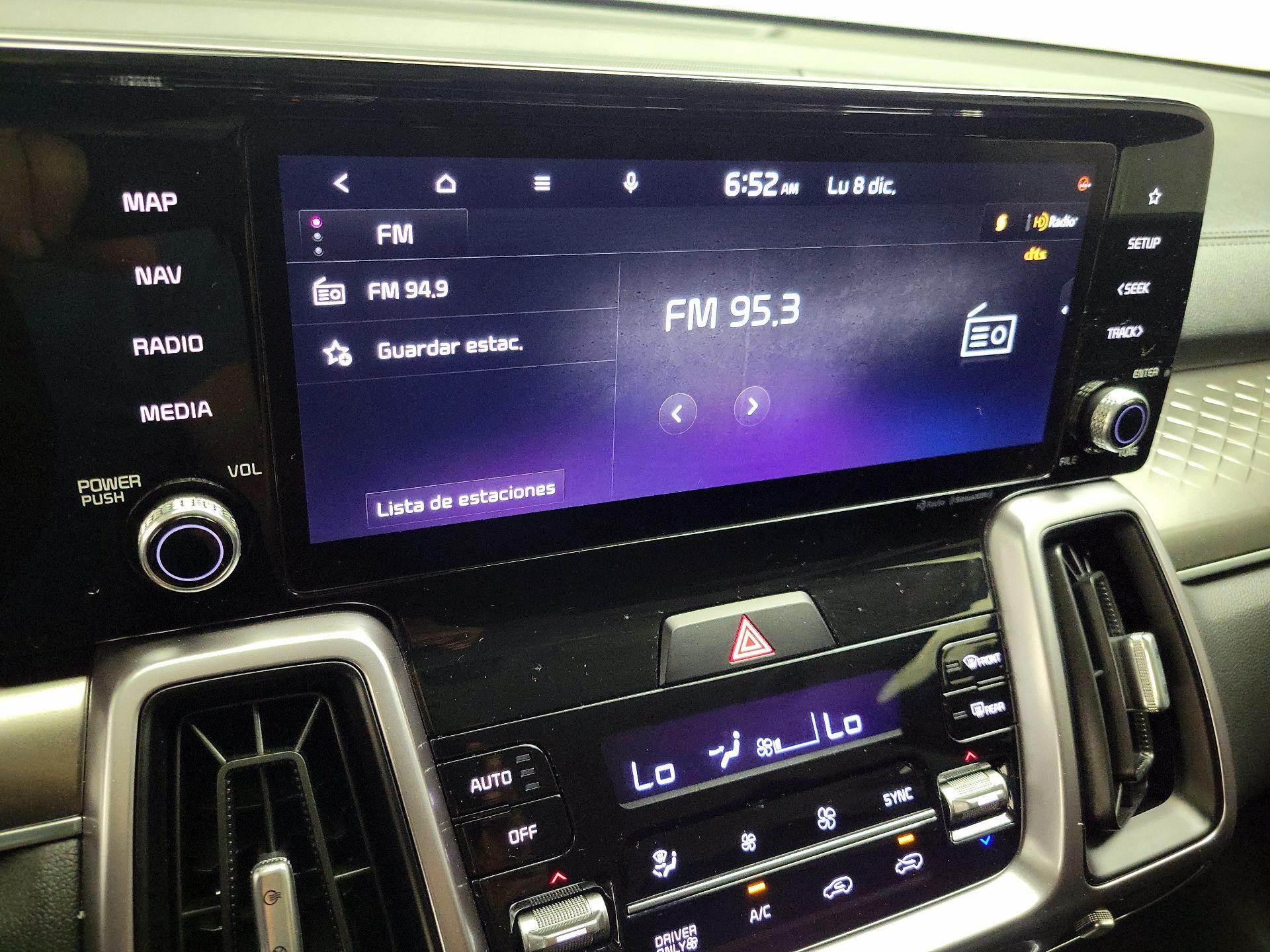 Thumbnail: 2023 Kia Sorento - 16