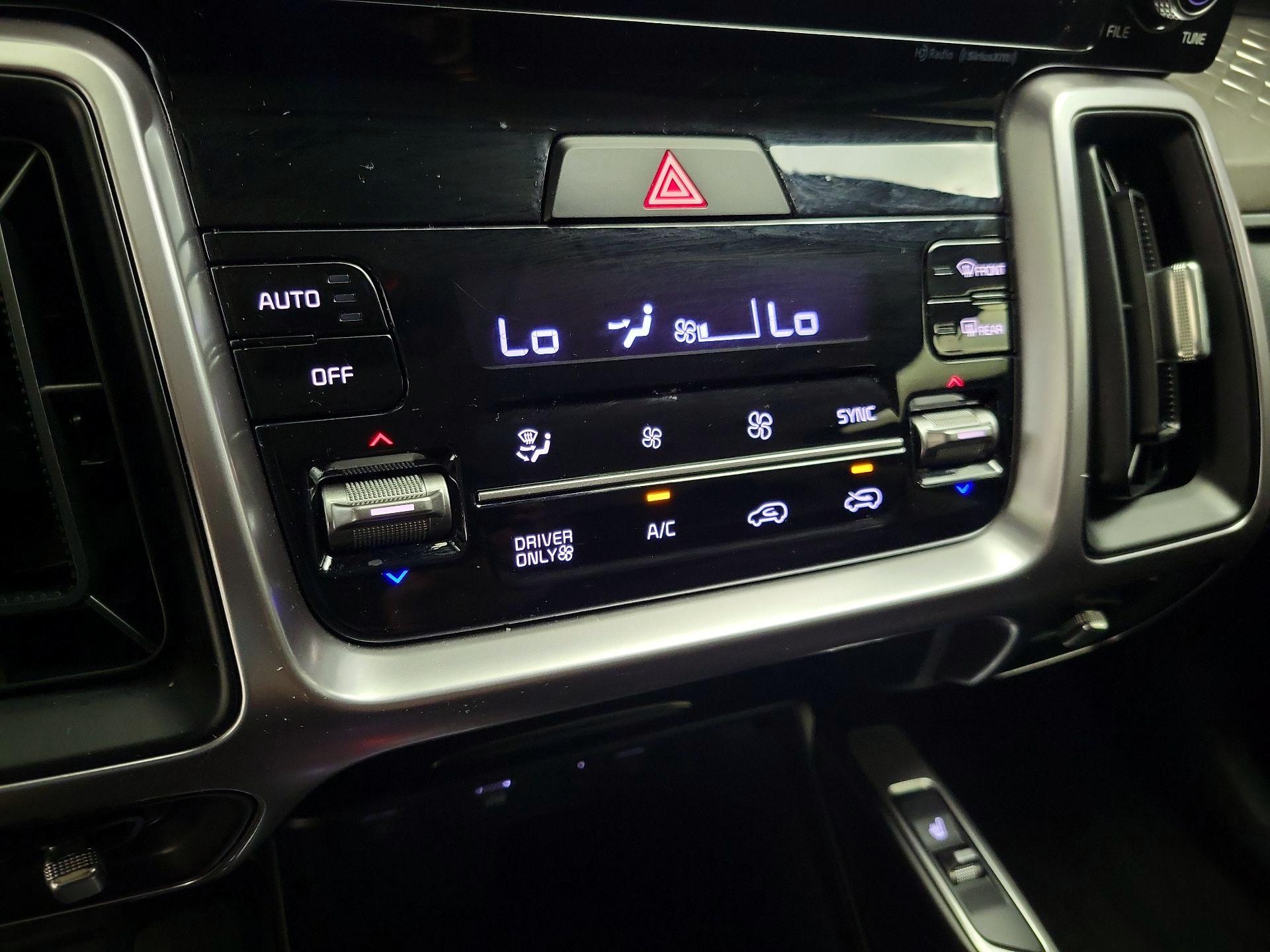 Thumbnail: 2023 Kia Sorento - 17