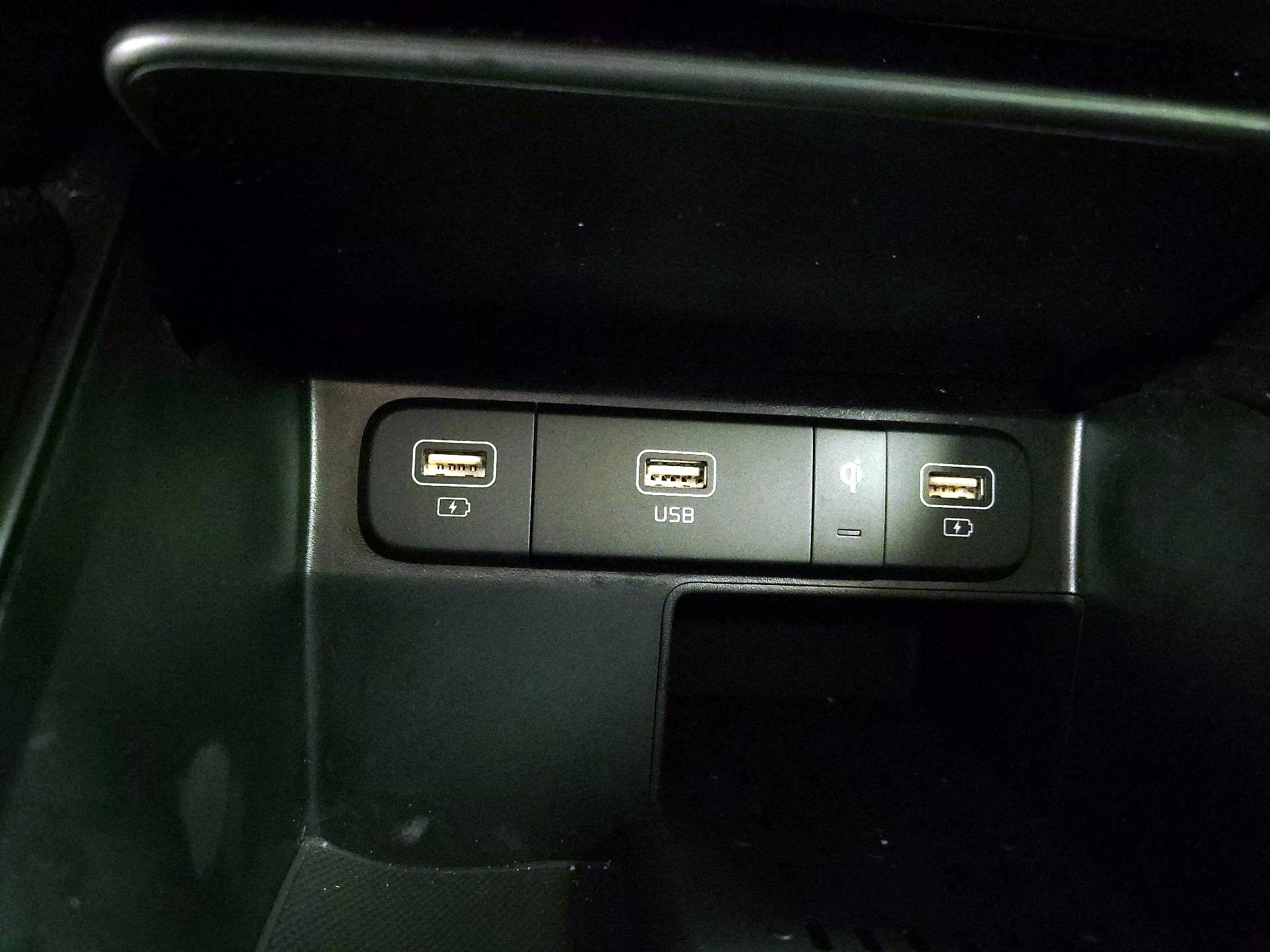 Thumbnail: 2023 Kia Sorento - 19