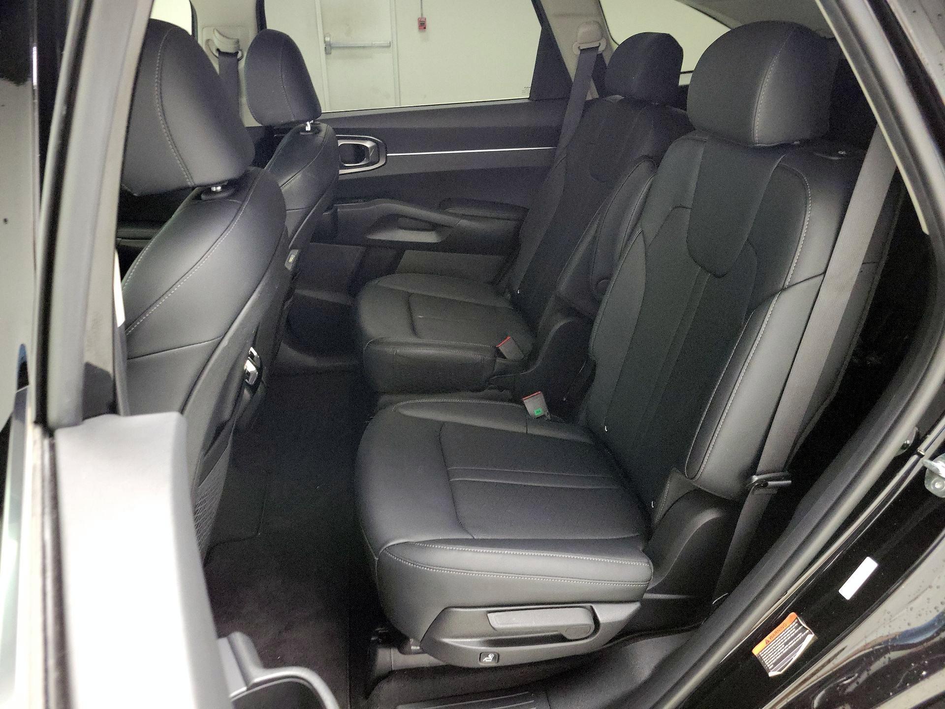 Thumbnail: 2023 Kia Sorento - 20