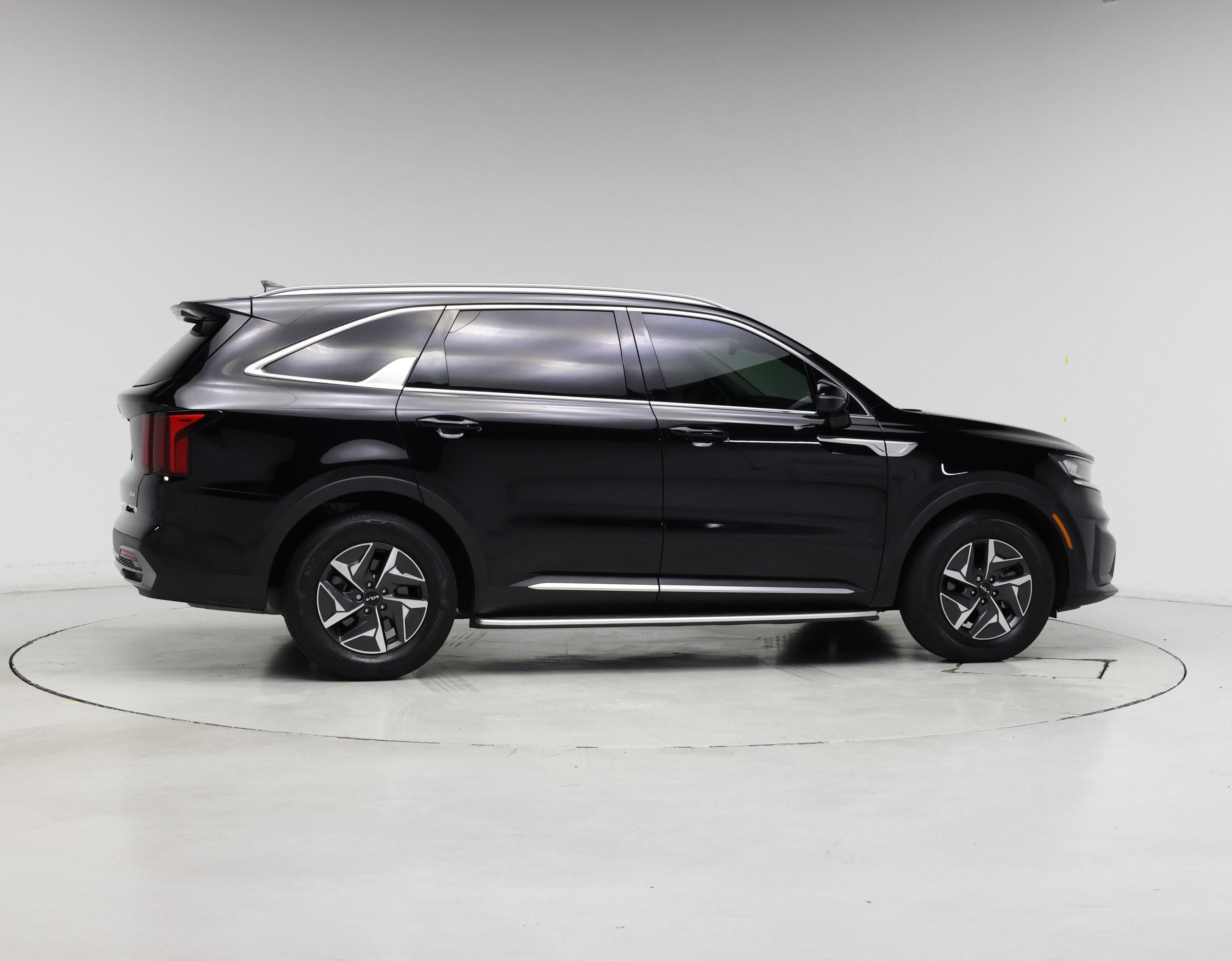 Thumbnail: 2023 Kia Sorento - 7