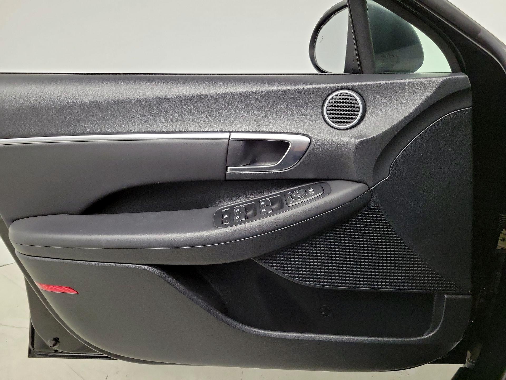 Thumbnail: 2023 Hyundai Sonata - 12