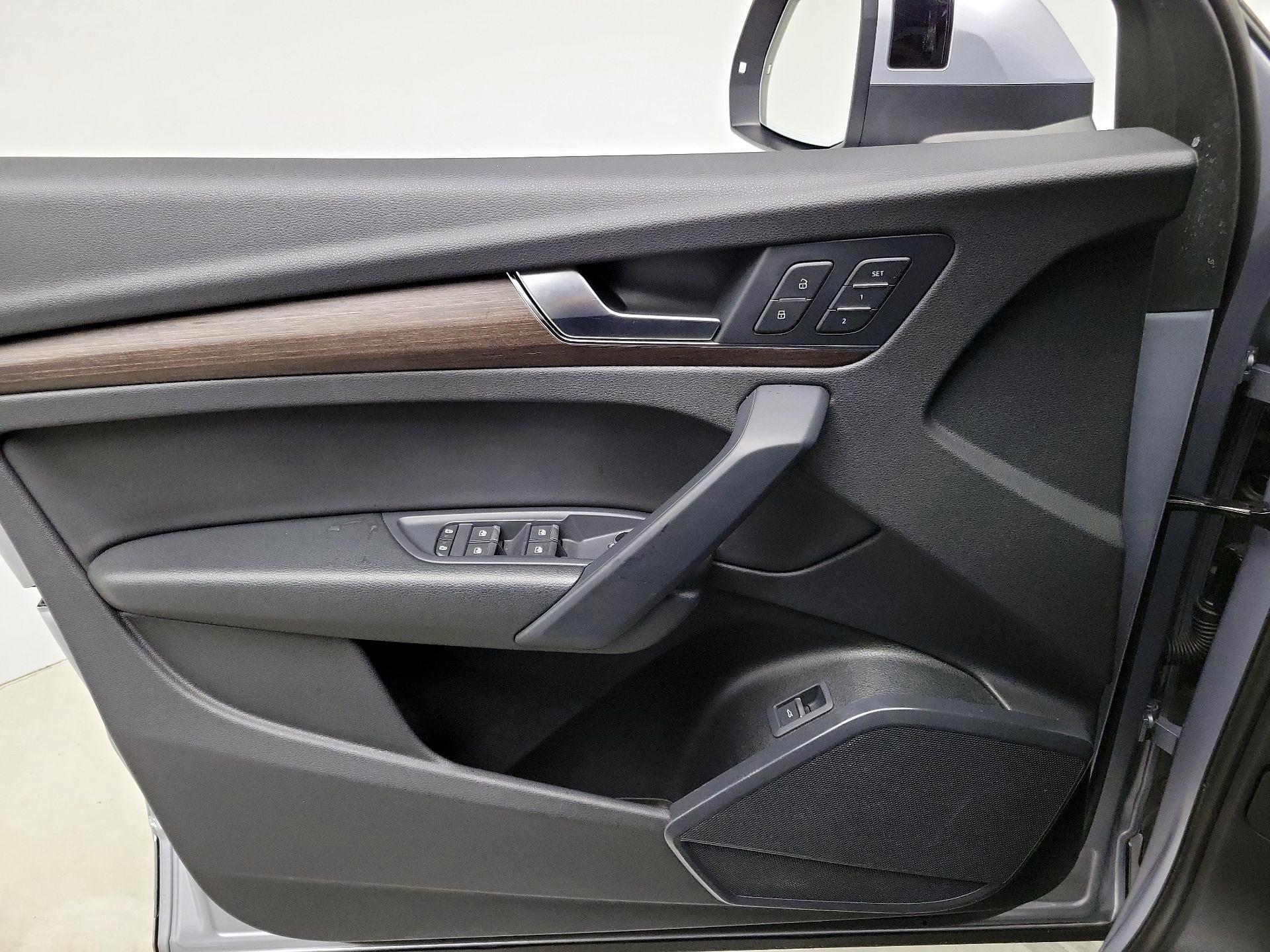 Thumbnail: 2023 Audi Q5 - 12