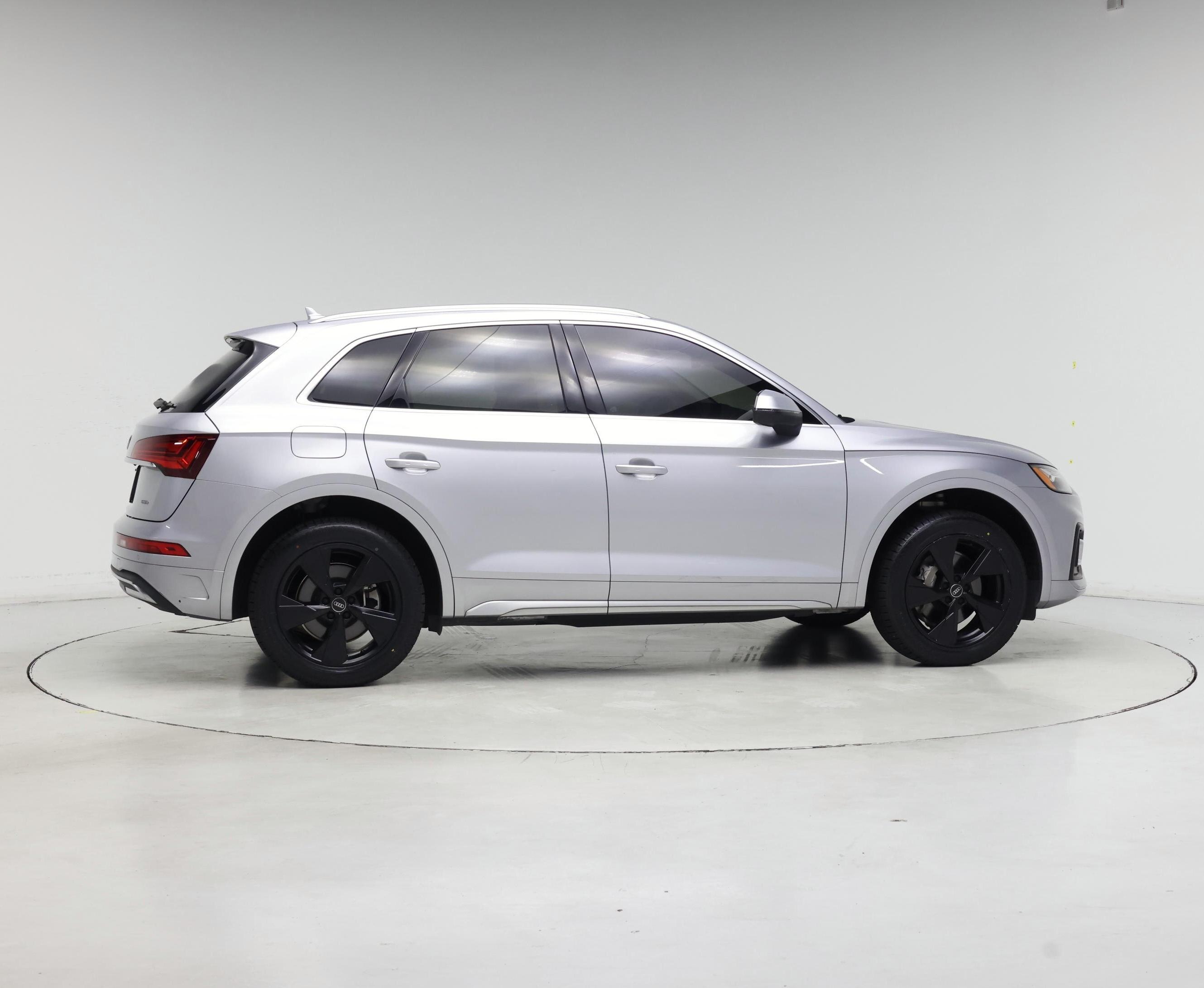 Thumbnail: 2023 Audi Q5 - 7