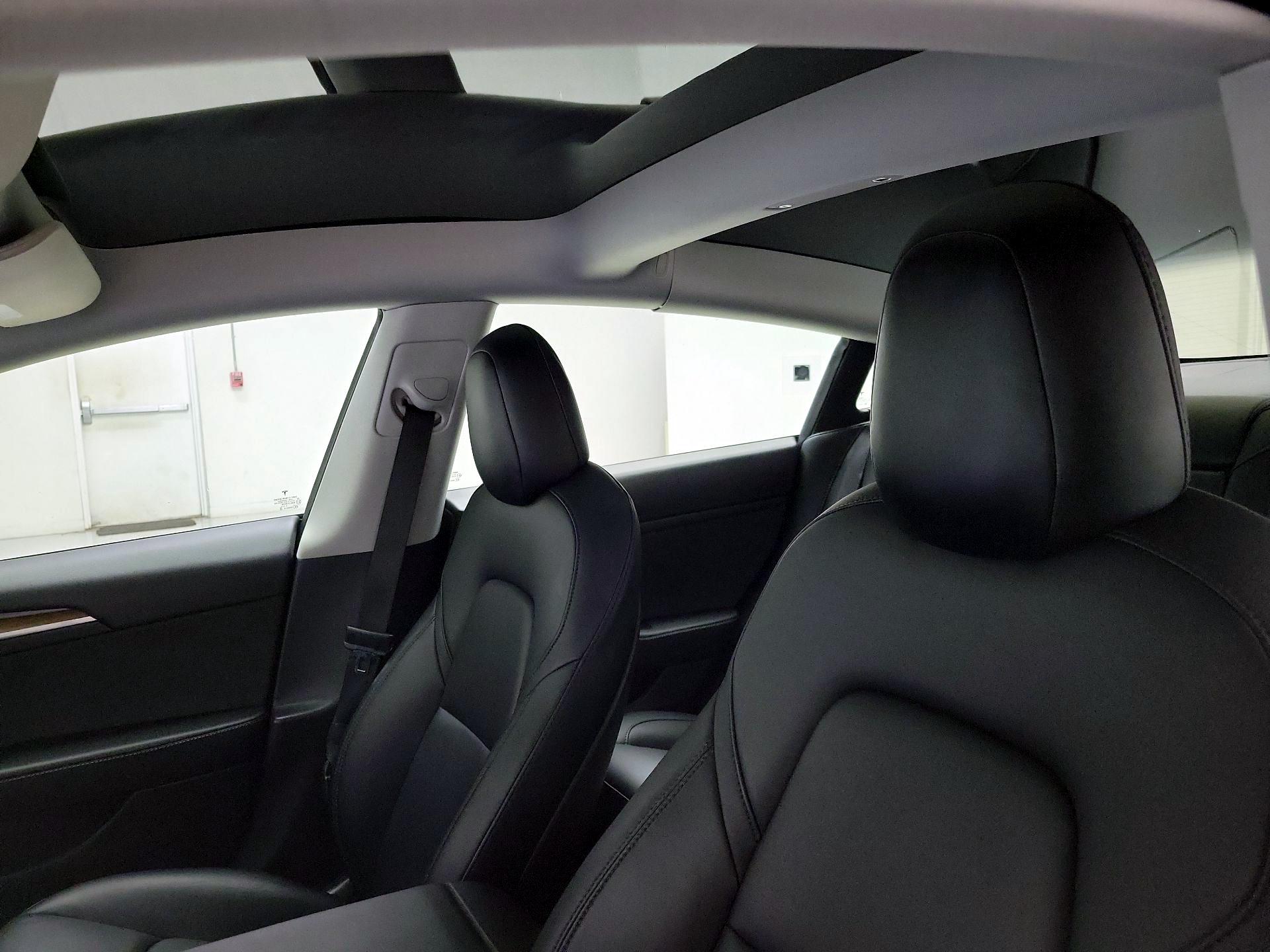 Thumbnail: 2021 Tesla Model 3 - 19