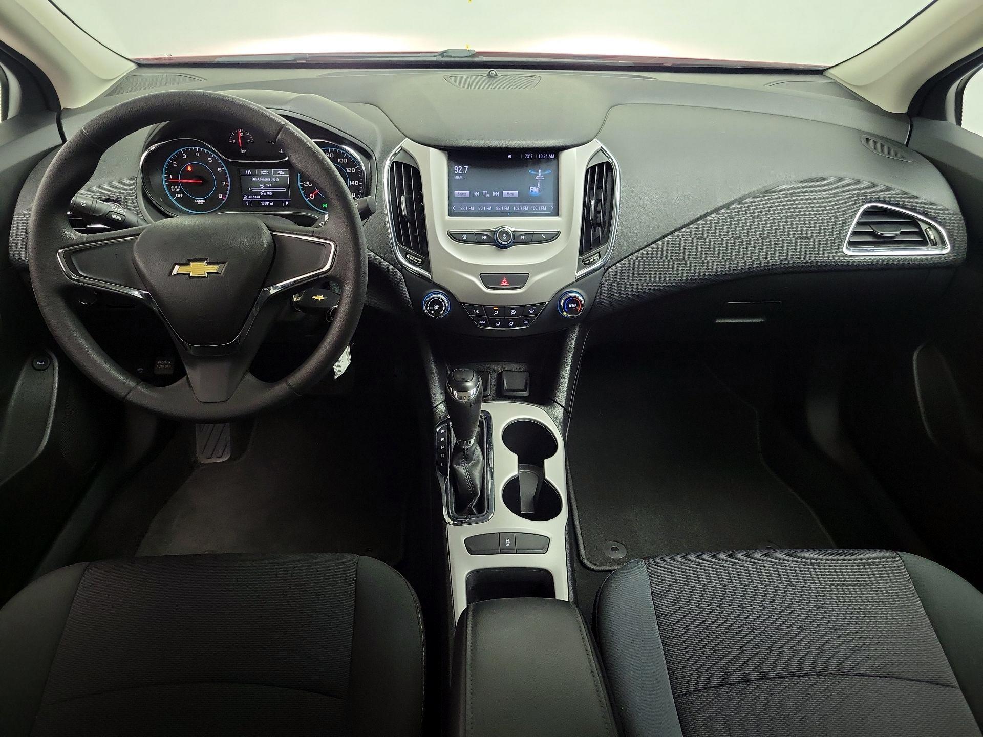 Thumbnail: 2017 Chevrolet Cruze - 9