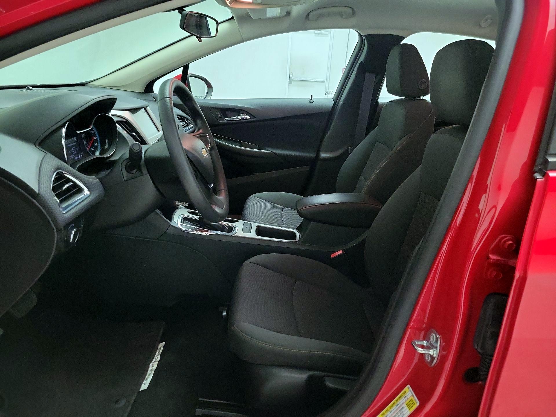 Thumbnail: 2017 Chevrolet Cruze - 11