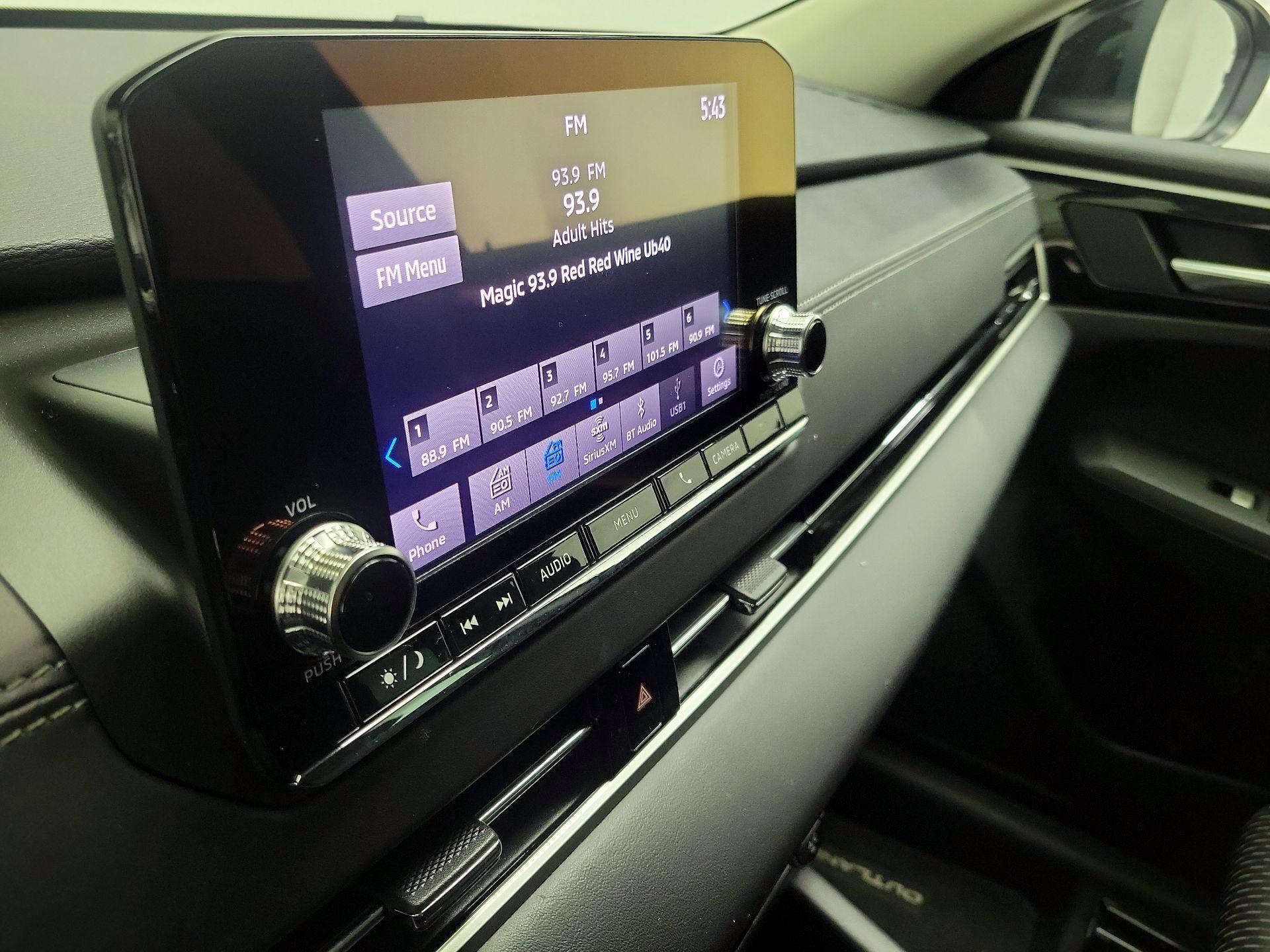 Thumbnail: 2023 Mitsubishi Outlander - 15