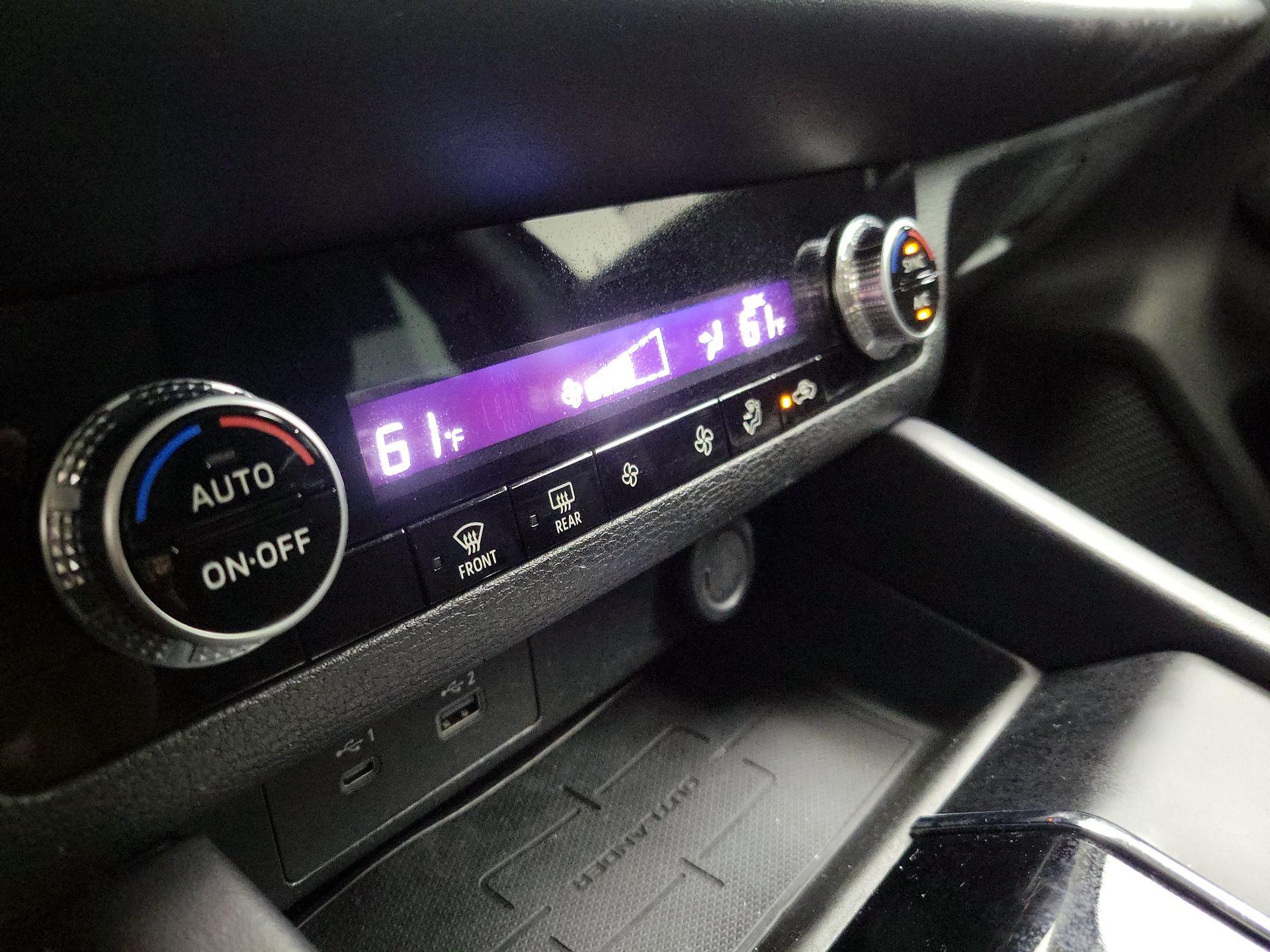 Thumbnail: 2023 Mitsubishi Outlander - 16