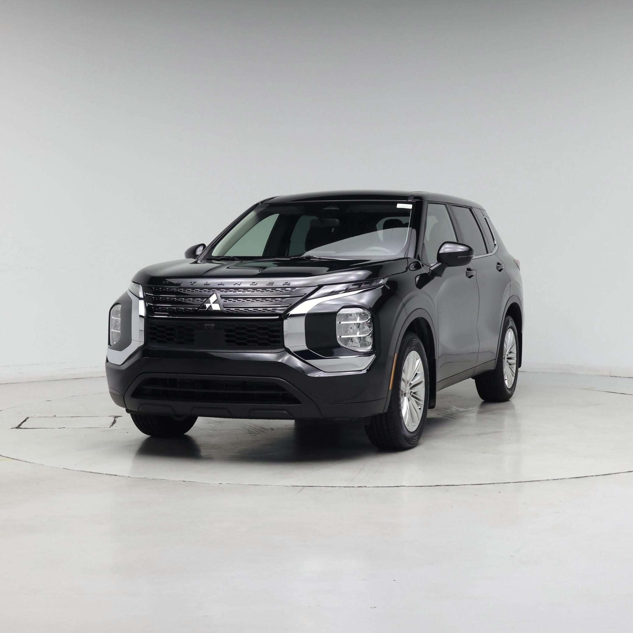 Thumbnail: 2023 Mitsubishi Outlander - 4