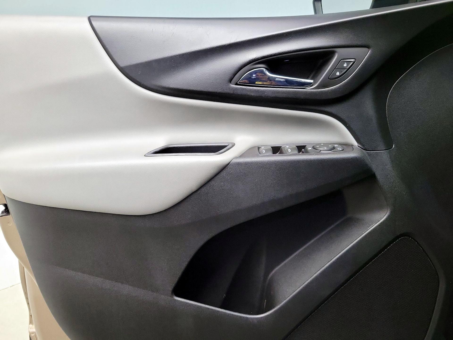 Thumbnail: 2018 Chevrolet Equinox - 12