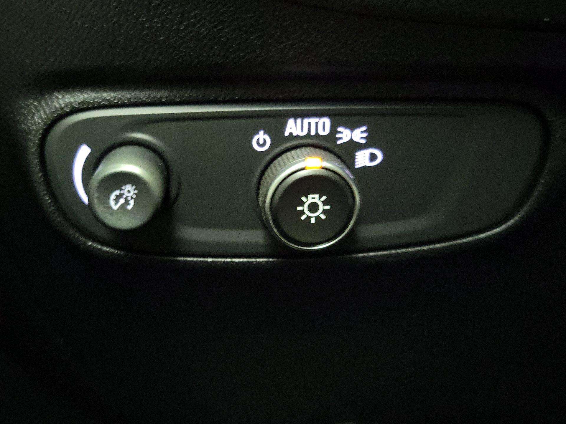 Thumbnail: 2018 Chevrolet Equinox - 13