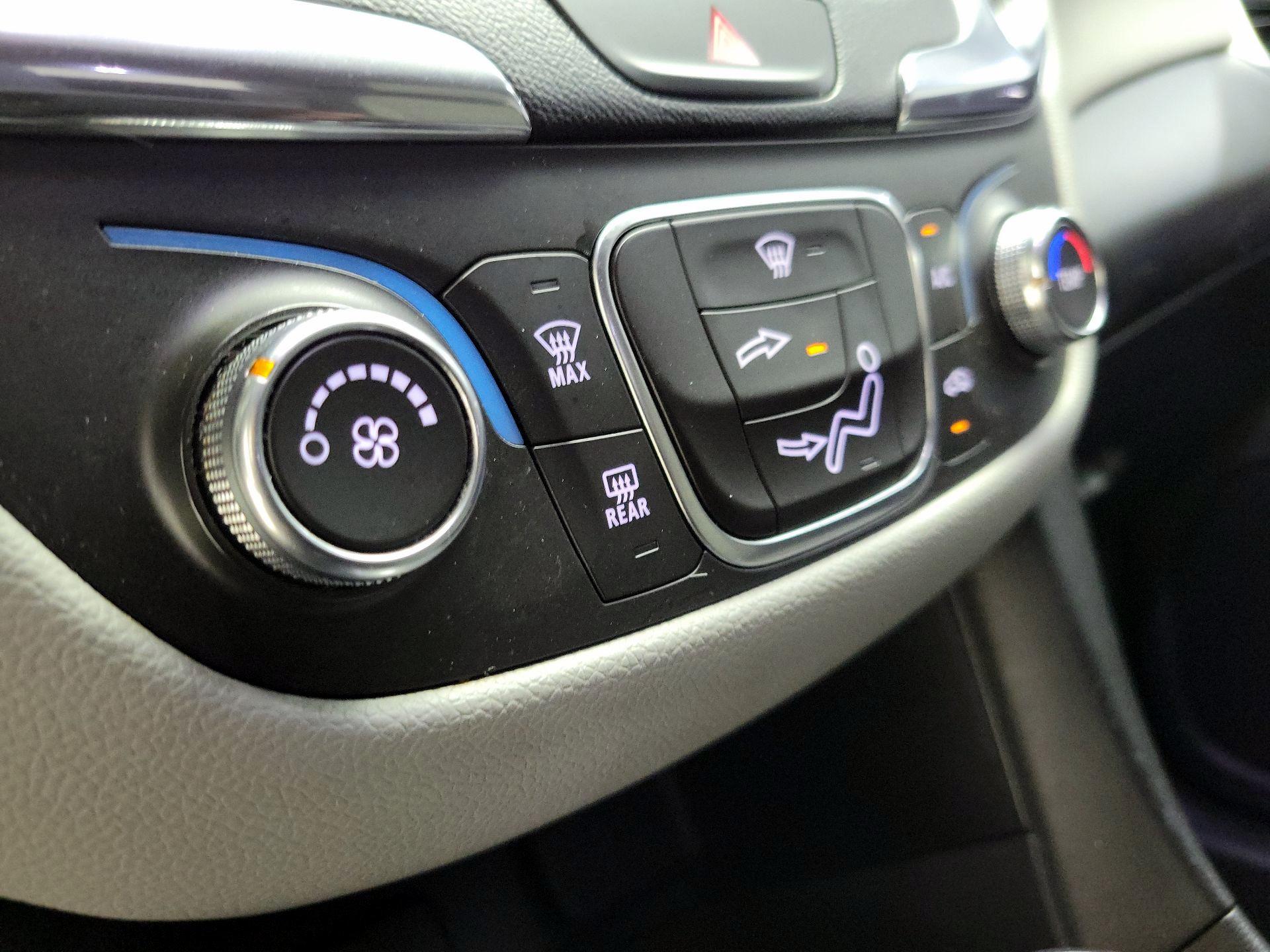 Thumbnail: 2018 Chevrolet Equinox - 16