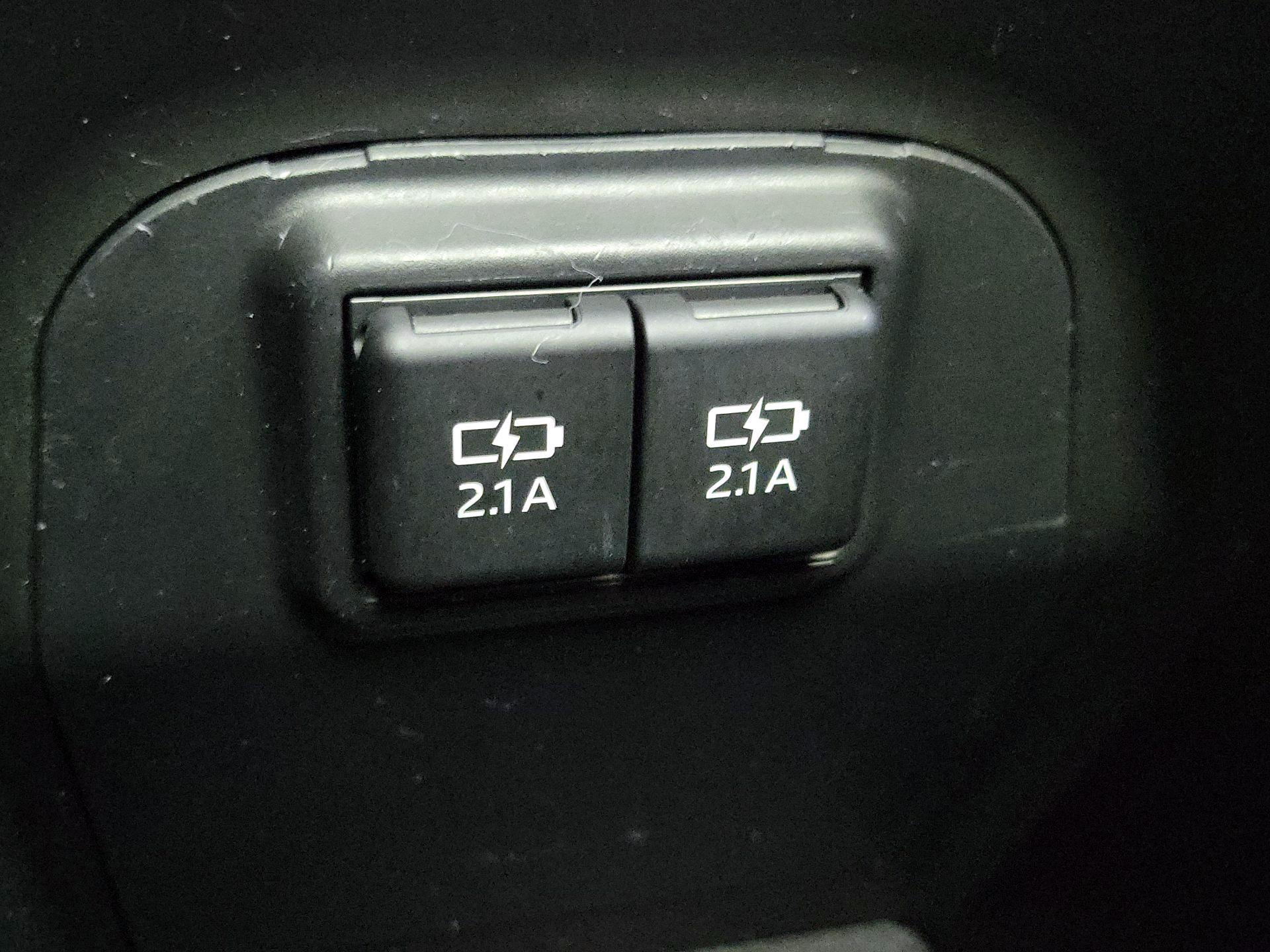 Thumbnail: 2019 Toyota RAV4 - 18