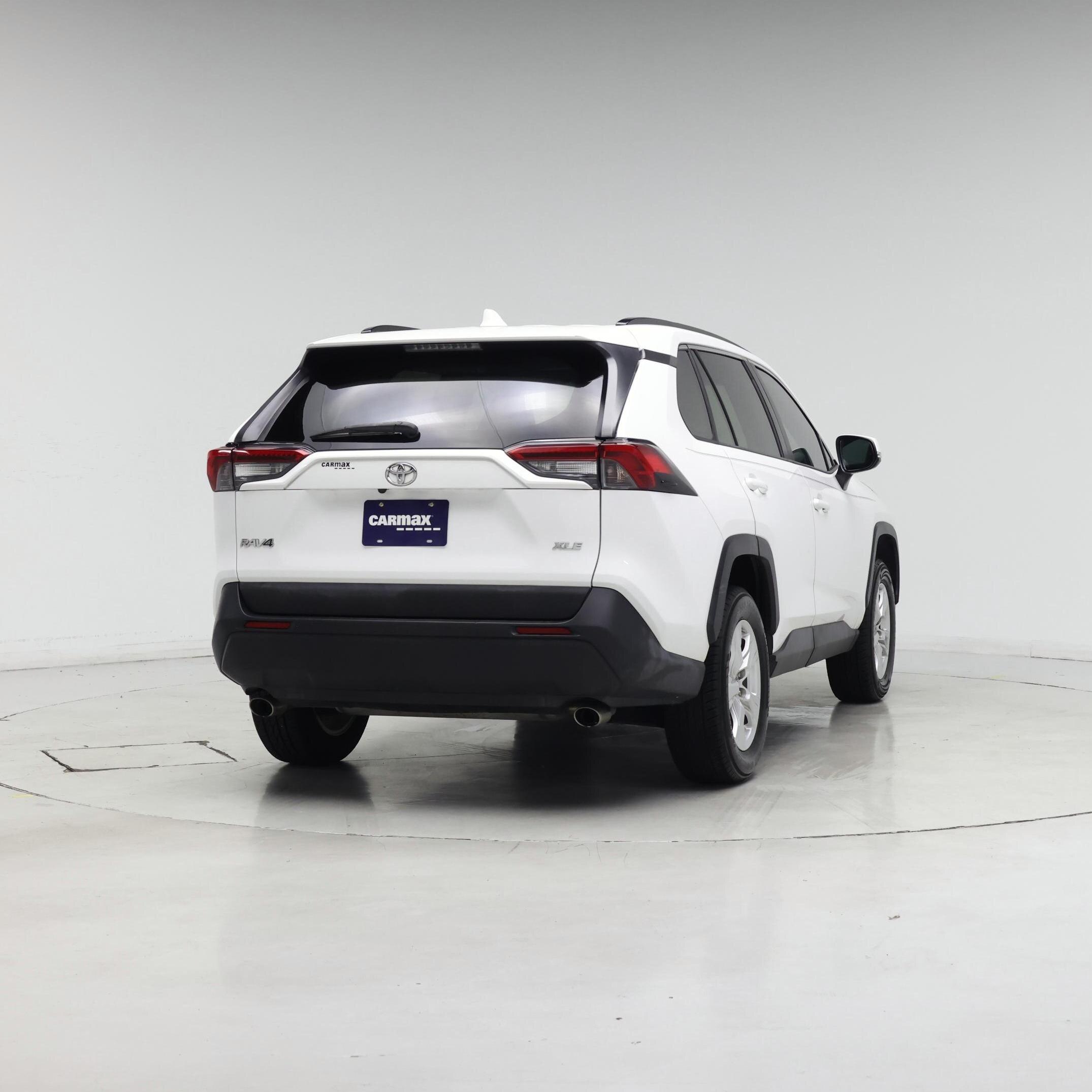 Thumbnail: 2019 Toyota RAV4 - 8