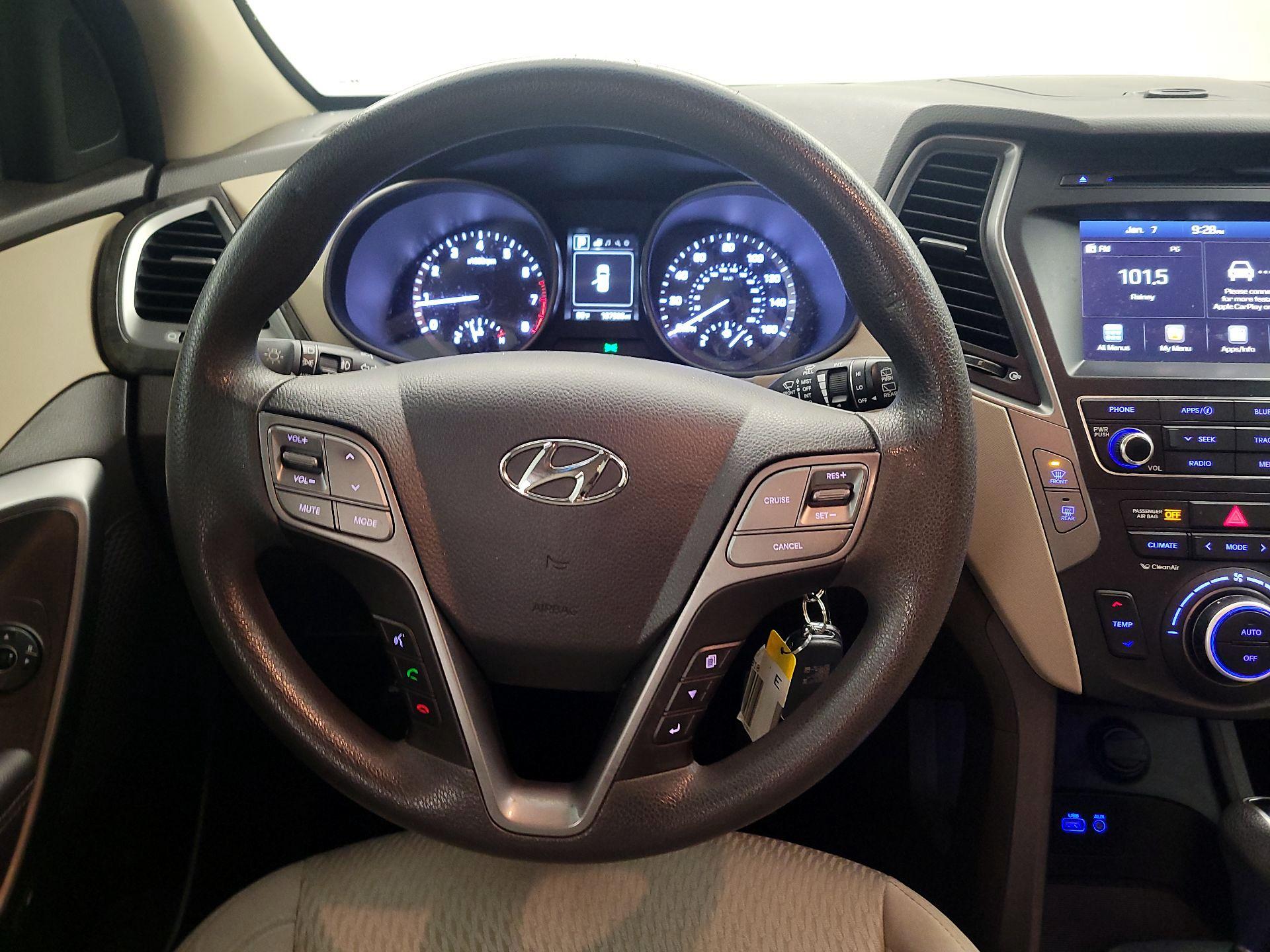 Thumbnail: 2017 Hyundai Santa Fe - 10