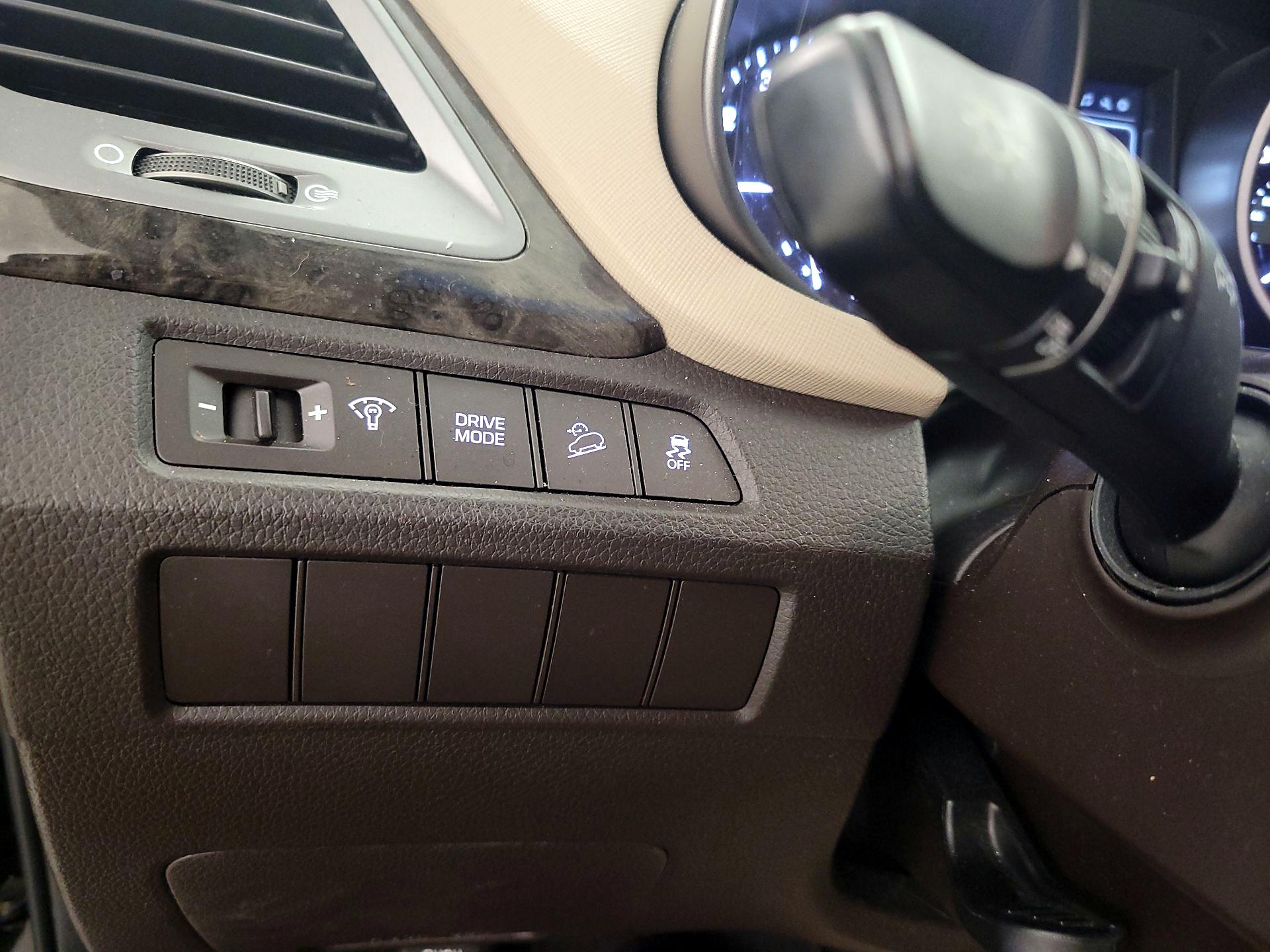 Thumbnail: 2017 Hyundai Santa Fe - 13