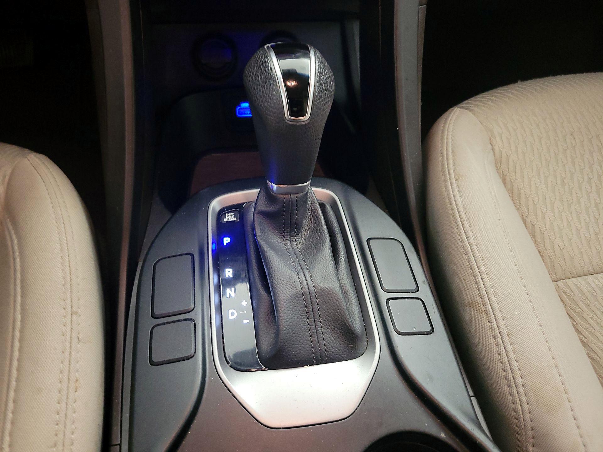 Thumbnail: 2017 Hyundai Santa Fe - 17