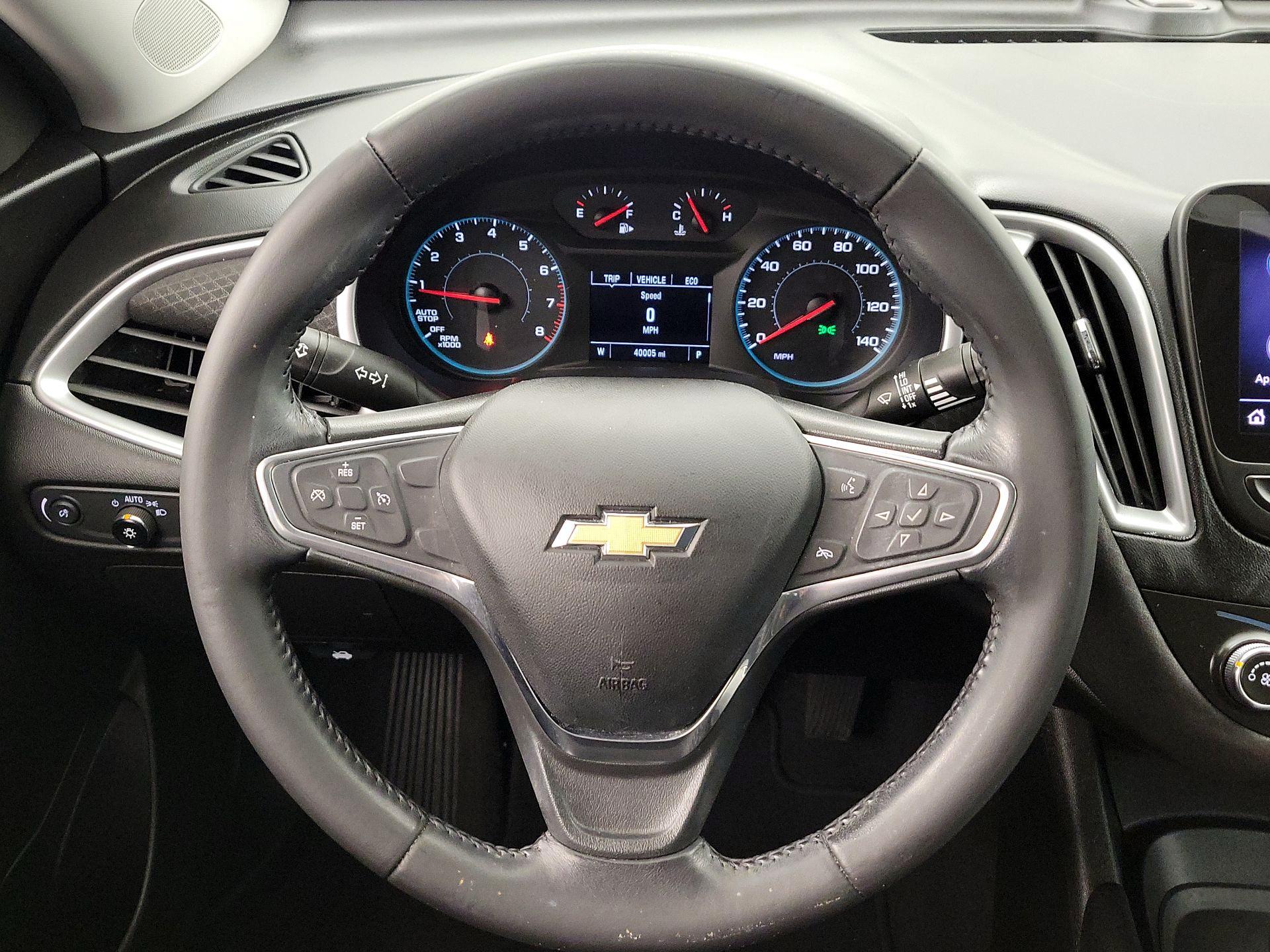 Thumbnail: 2022 Chevrolet Malibu - 10